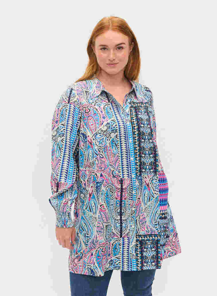 Lange viscose blouse in paisleyprint, Blue Pink Paisley , Model