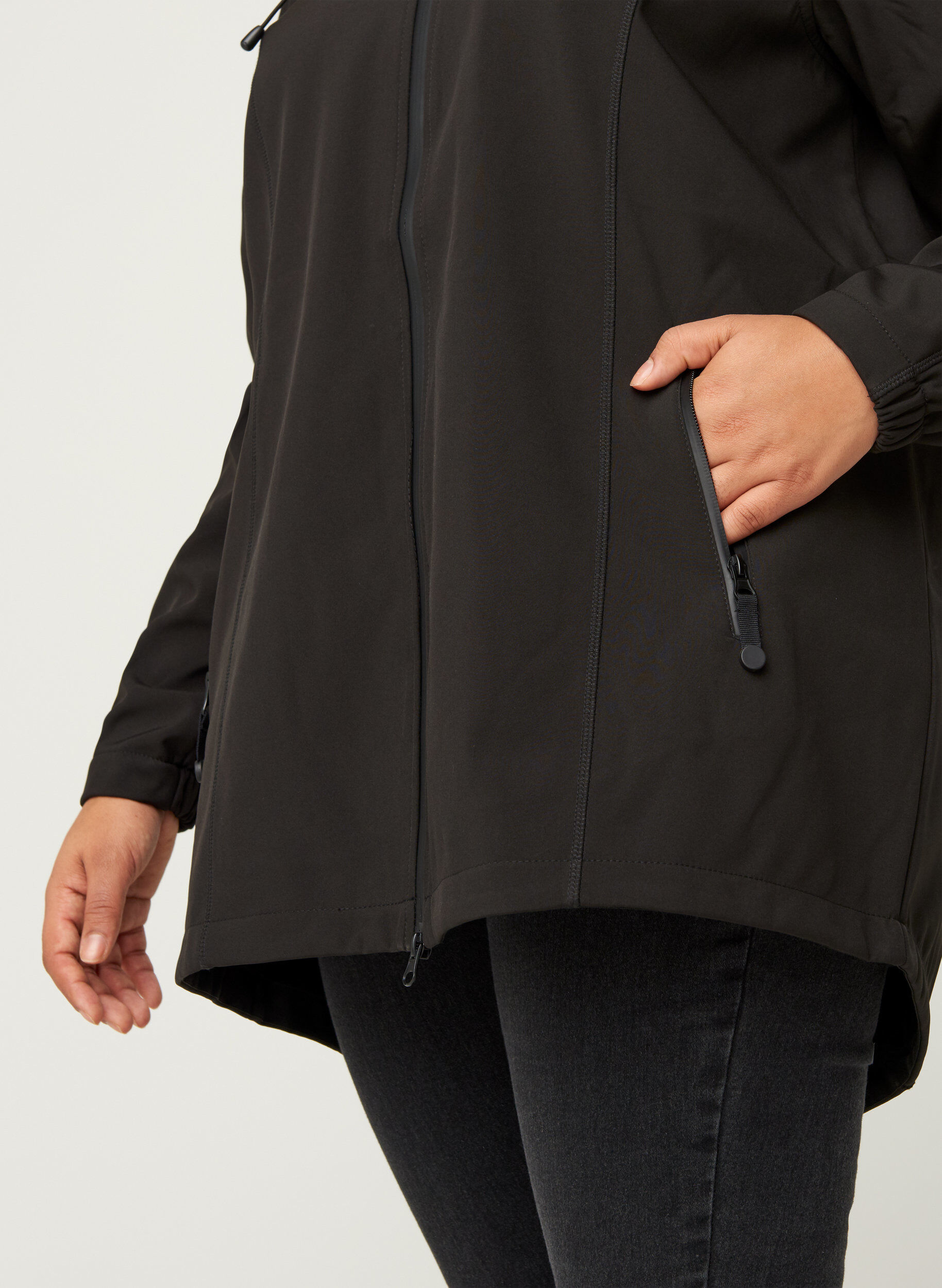 Zizzi Korte softshell jas met capuchon, Black, Model image number 3