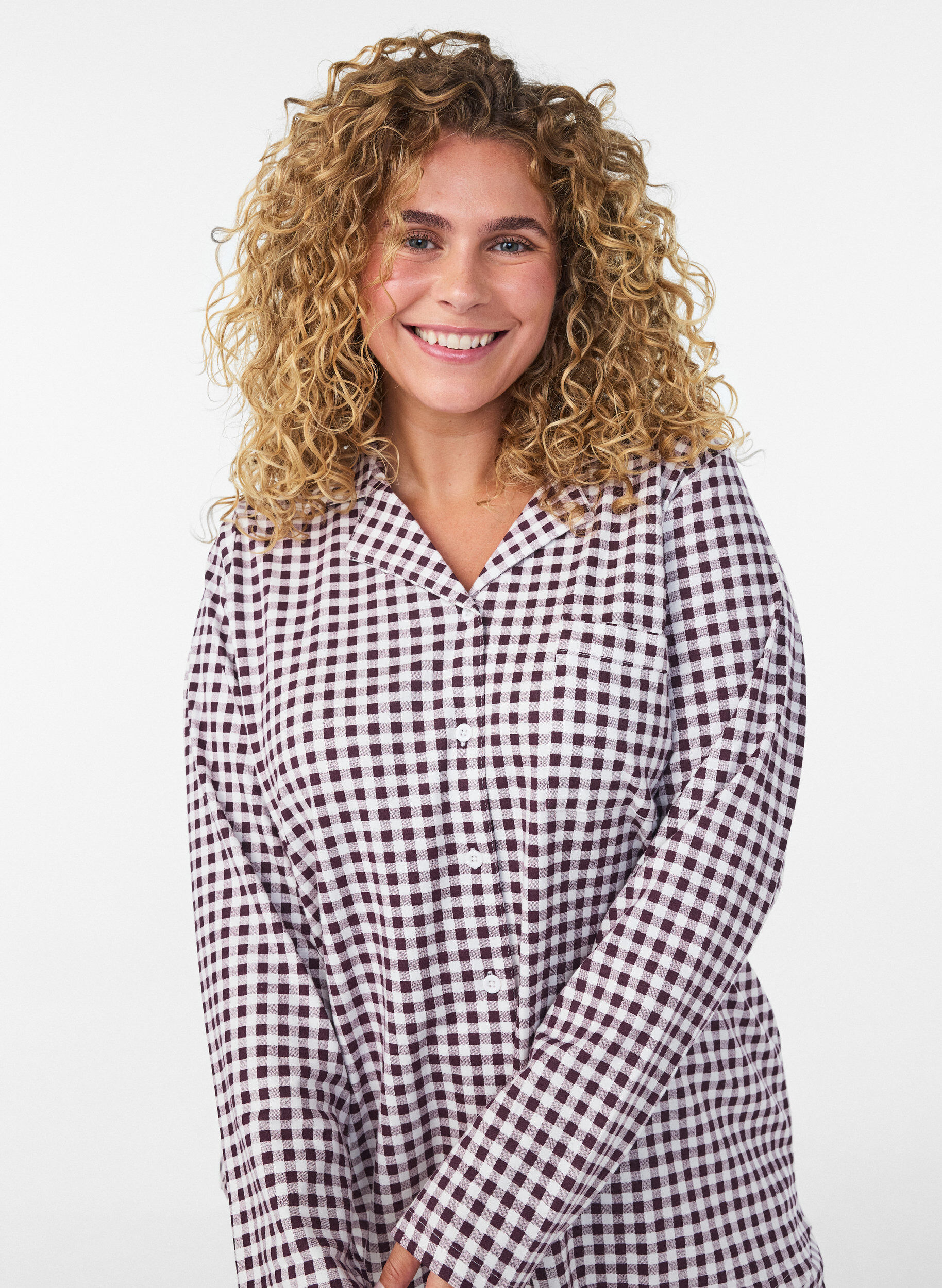 ZizziKatoenen pyjamashirt met borstzak, Rood, Model image number 4