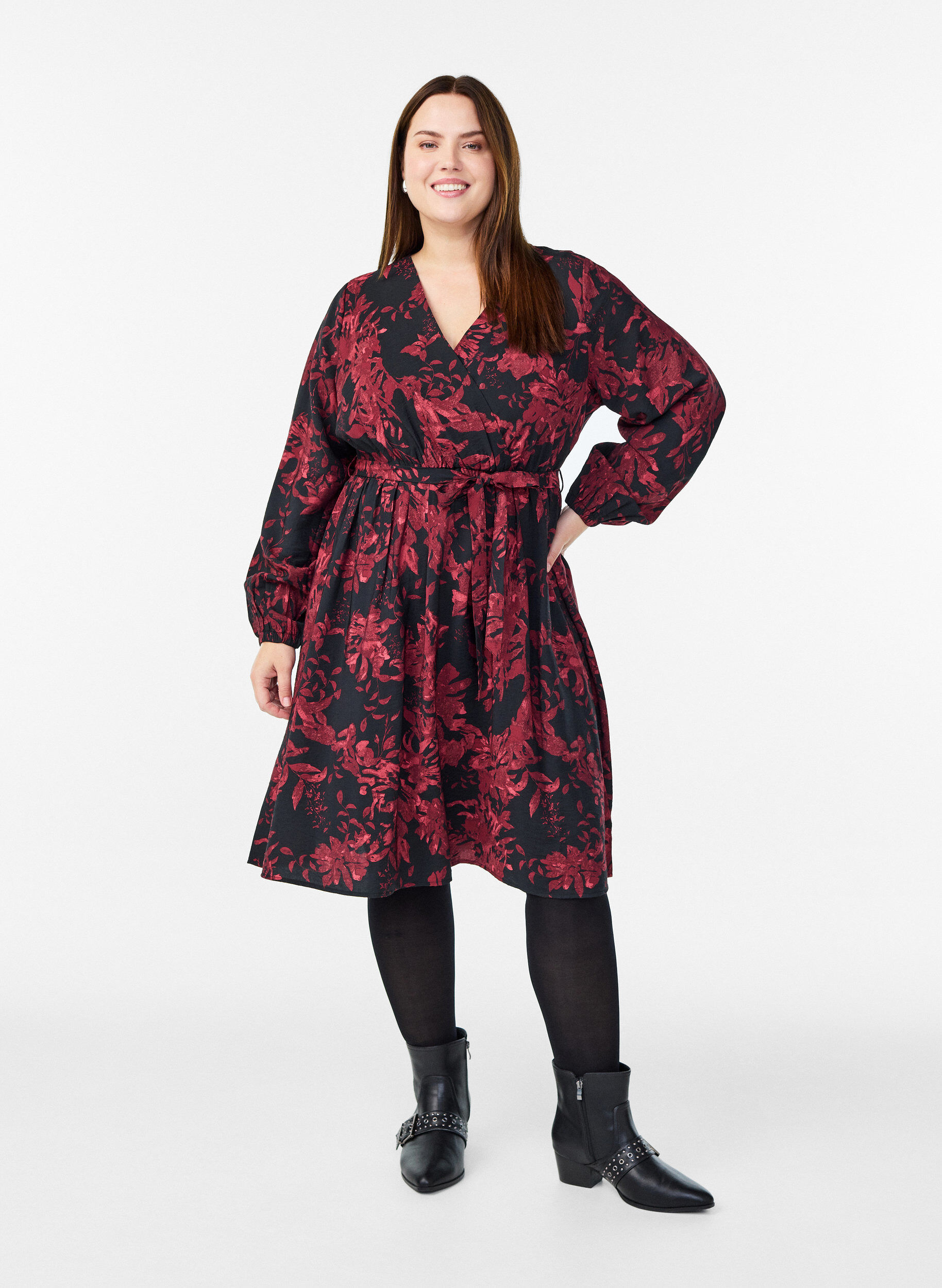 Zizzi Knielange jurk met strikriem en wikkel-look, Zwart, Model image number 1