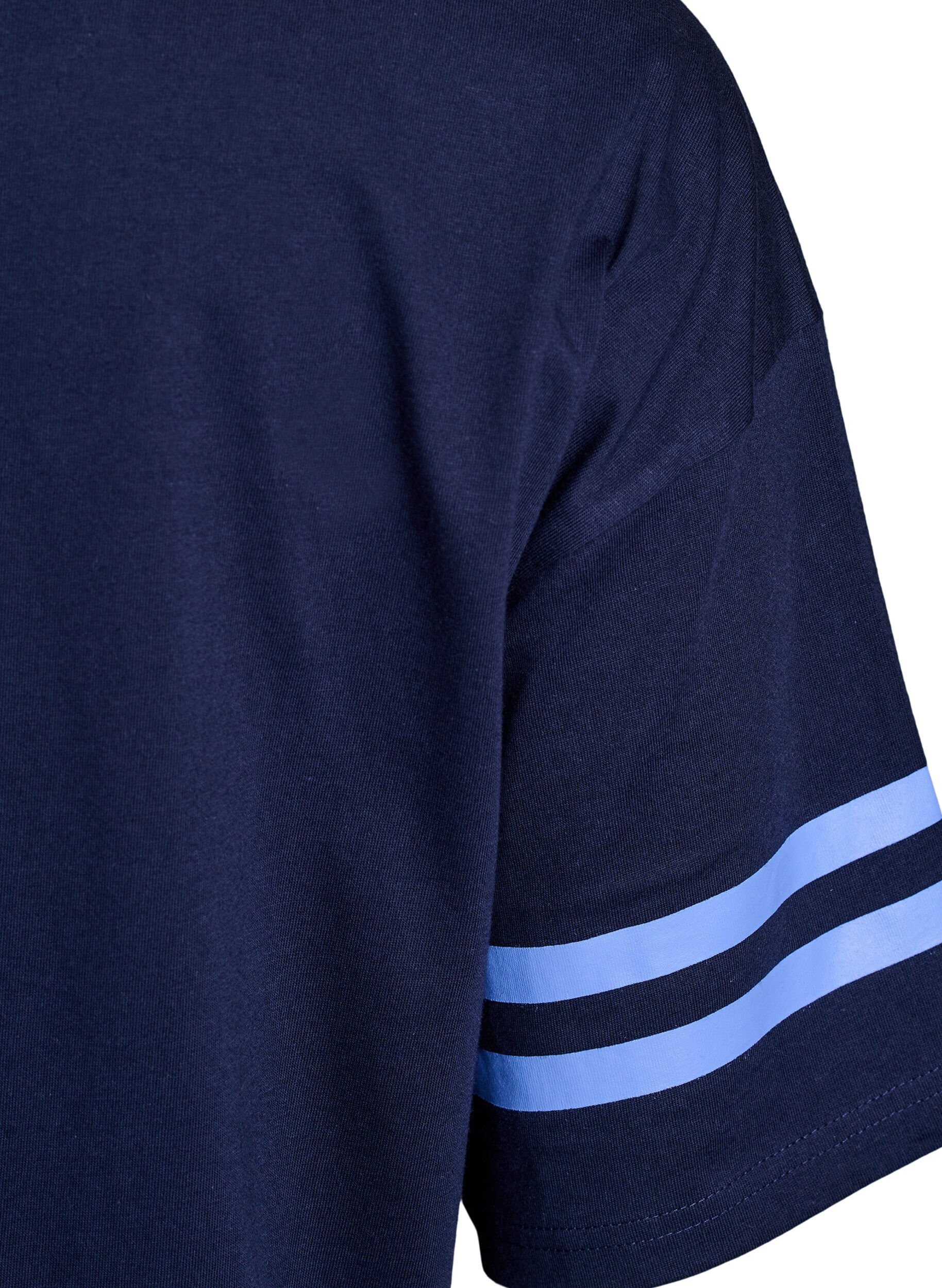Zizzi Sportief oversized college T-shirt, Blauw, Packshot image number 3