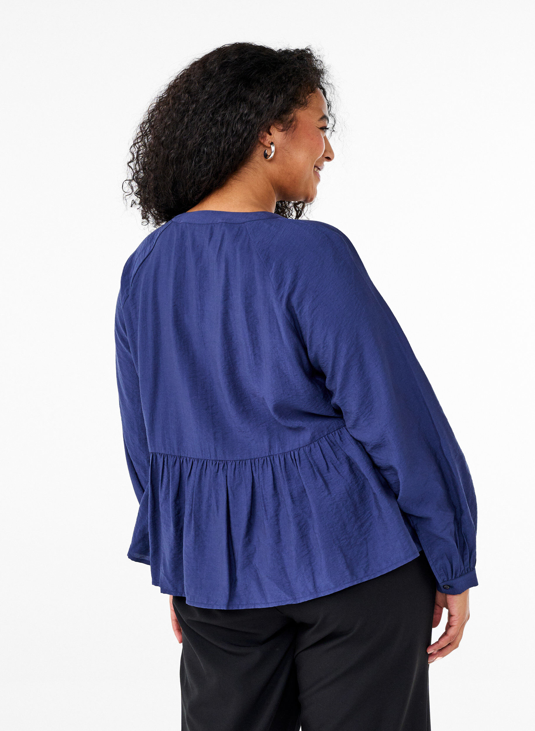 Zizzi Blouse met strik en lange mouwen, Blauw, Model image number 2