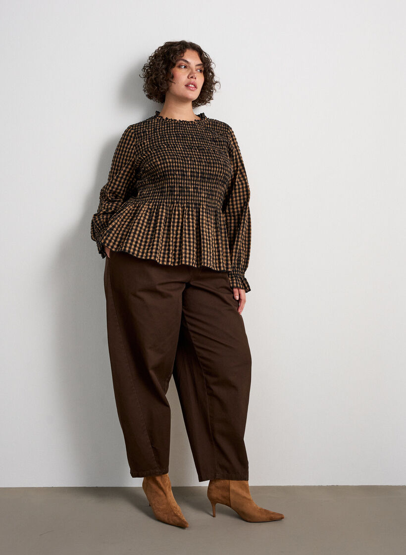 Blouse met ruitpatroon, smockwerk en peplum, Bruin, Model image number 1