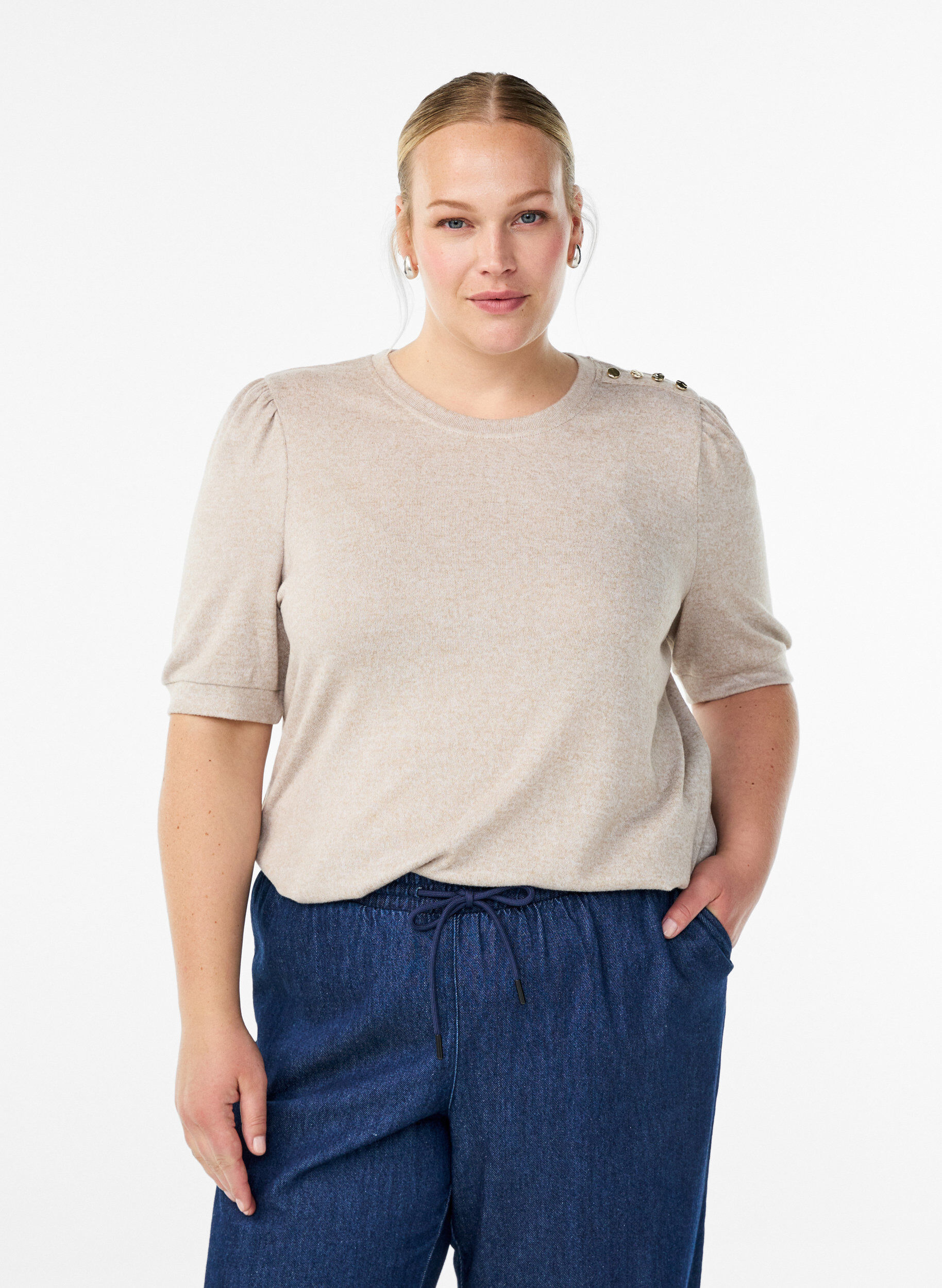 ZizziBlouse met knoopdetail en korte pofmouwen, Beige, Model image number 0