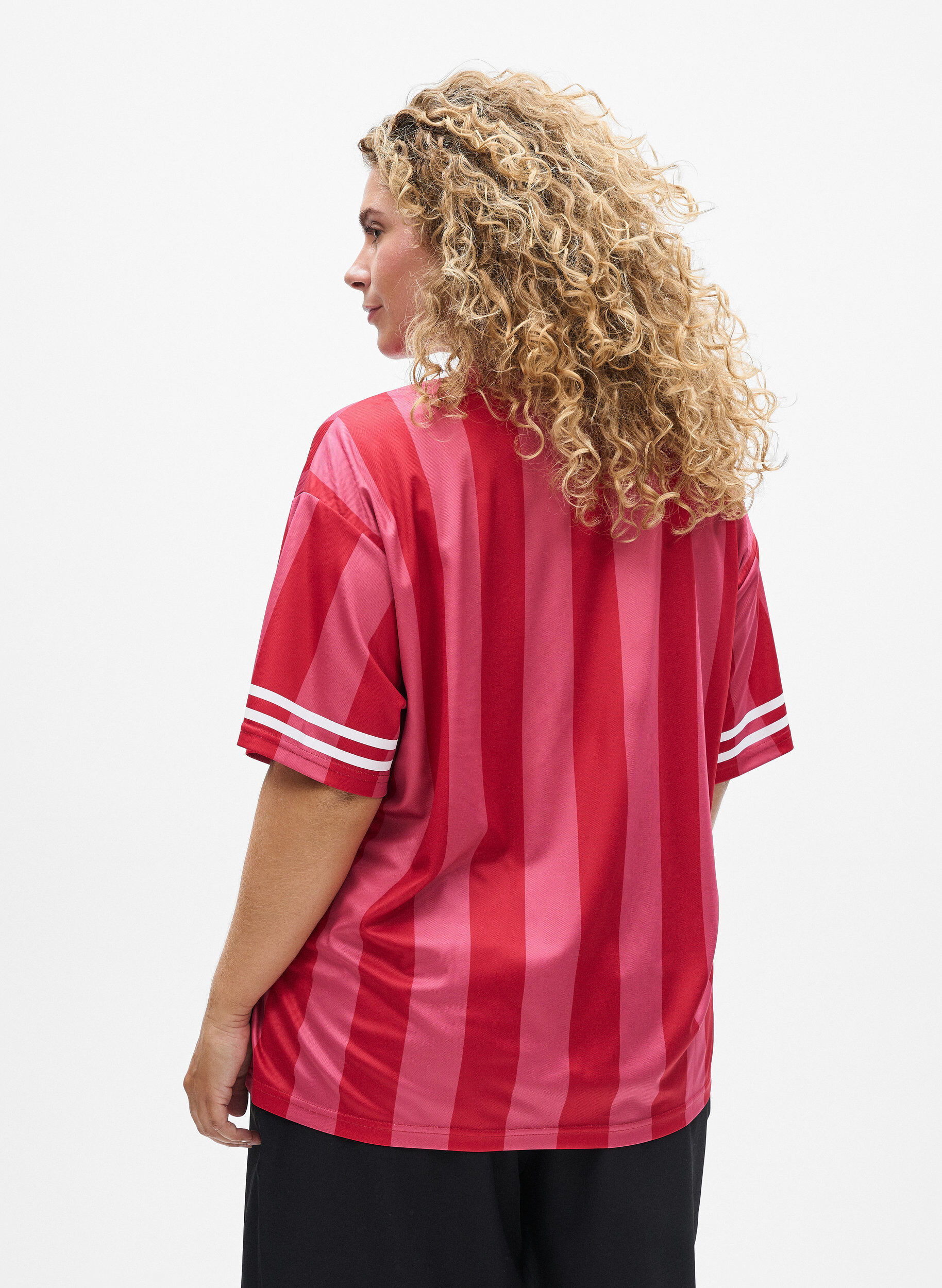 Zizzi Sportief T-shirt met strepen en tekstmotief, Rood, Model image number 2