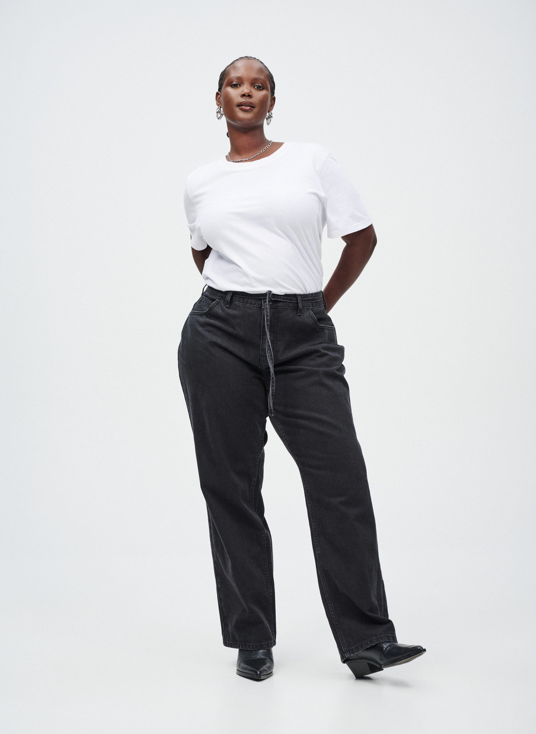 Zizzi Straight-fit jeans met een strikceintuur, Zwart, Image image number 0