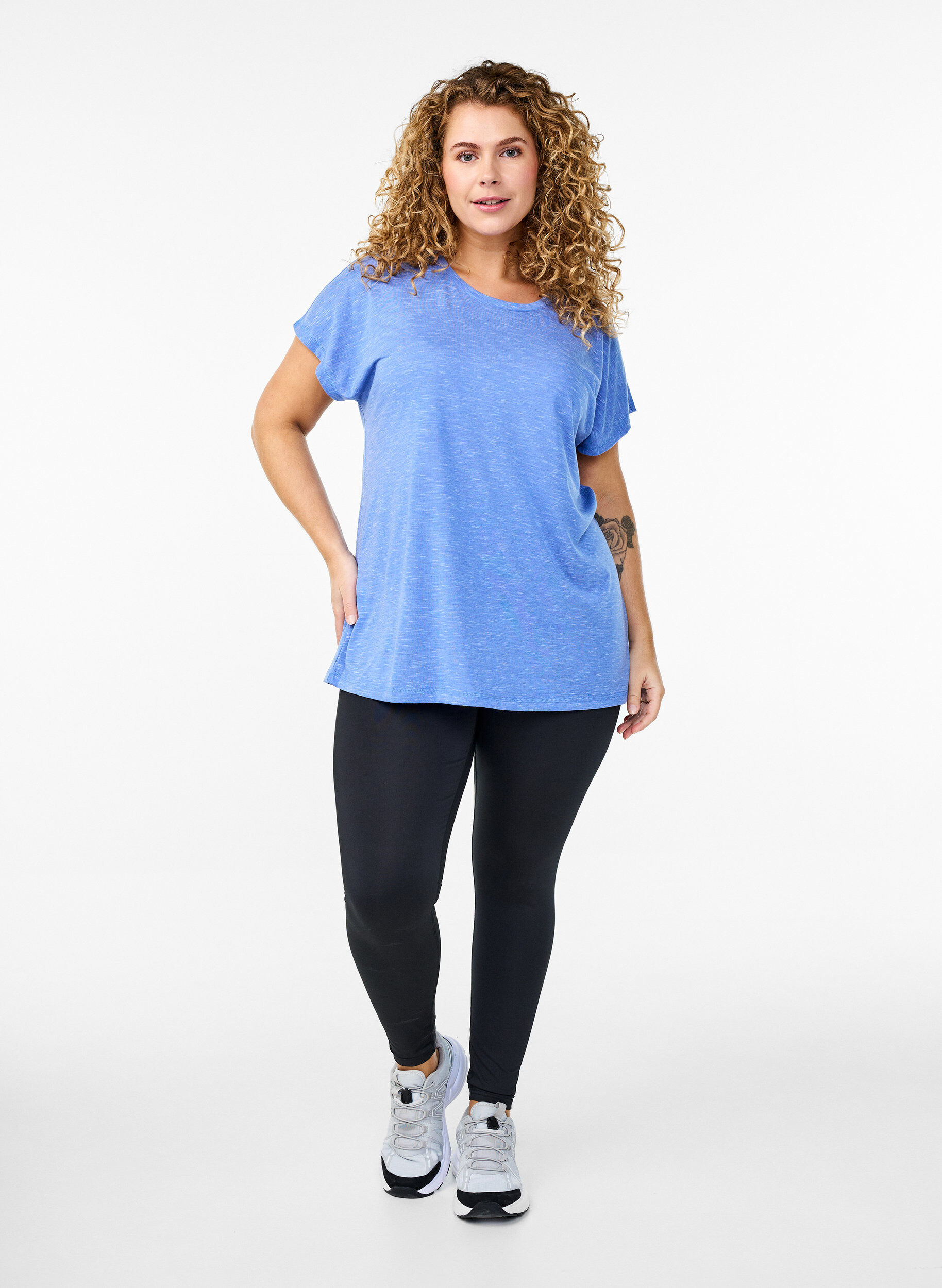 Zizzi Losse workout T-shirt met korte mouwen, Blauw, Model image number 1