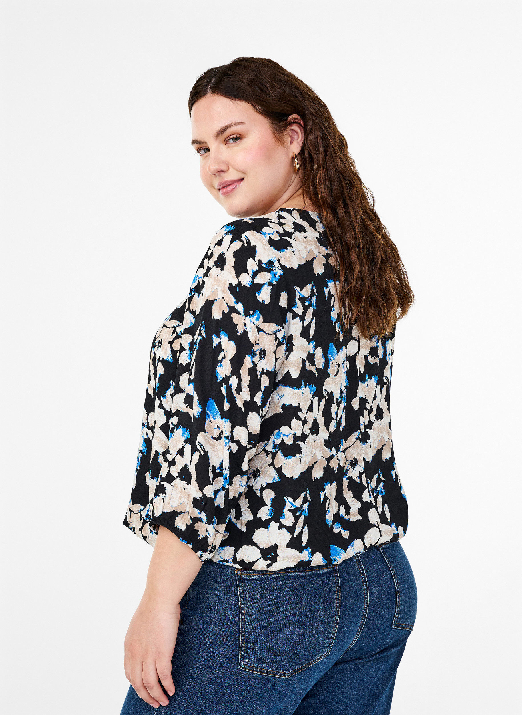Zizzi Viscose blouse met print en smok, Zwart, Model image number 2