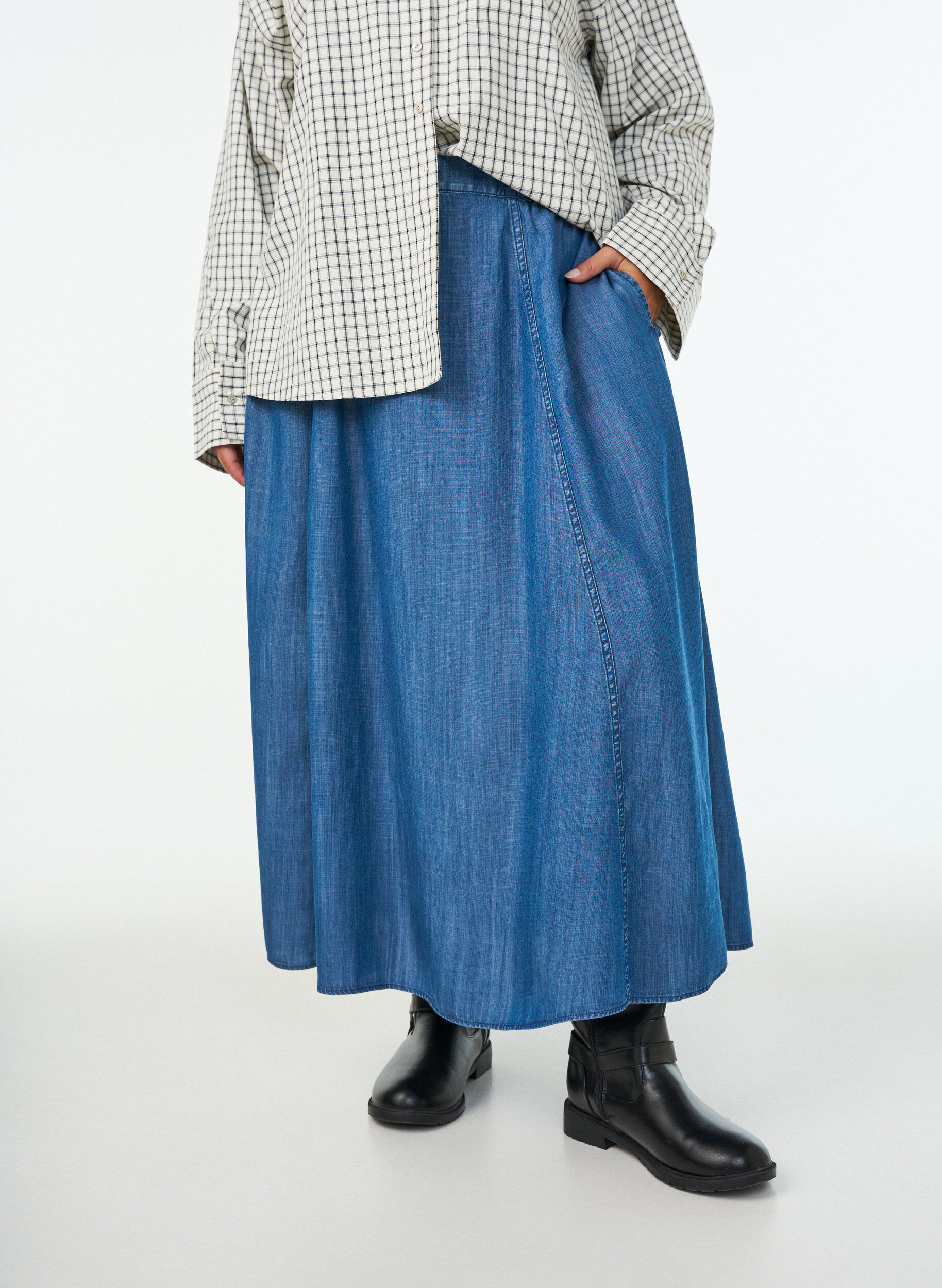 ZizziMaxirok in lyocell met een denimlook, Blauw, Model image number 2