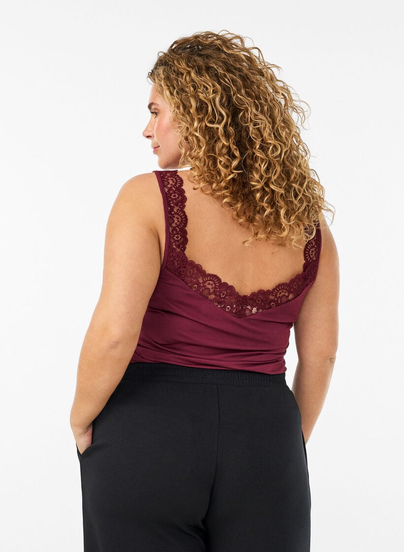 Viscose top met kanten rand, Rood, Model image number 2