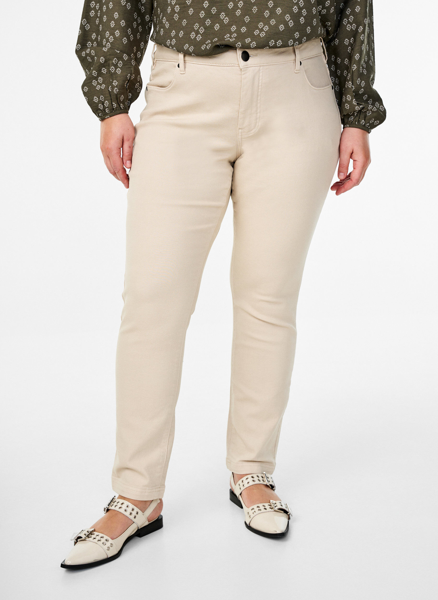 Zizzi Strakke pasvorm Emily jeans met reguliere taille, Beige, Model image number 2