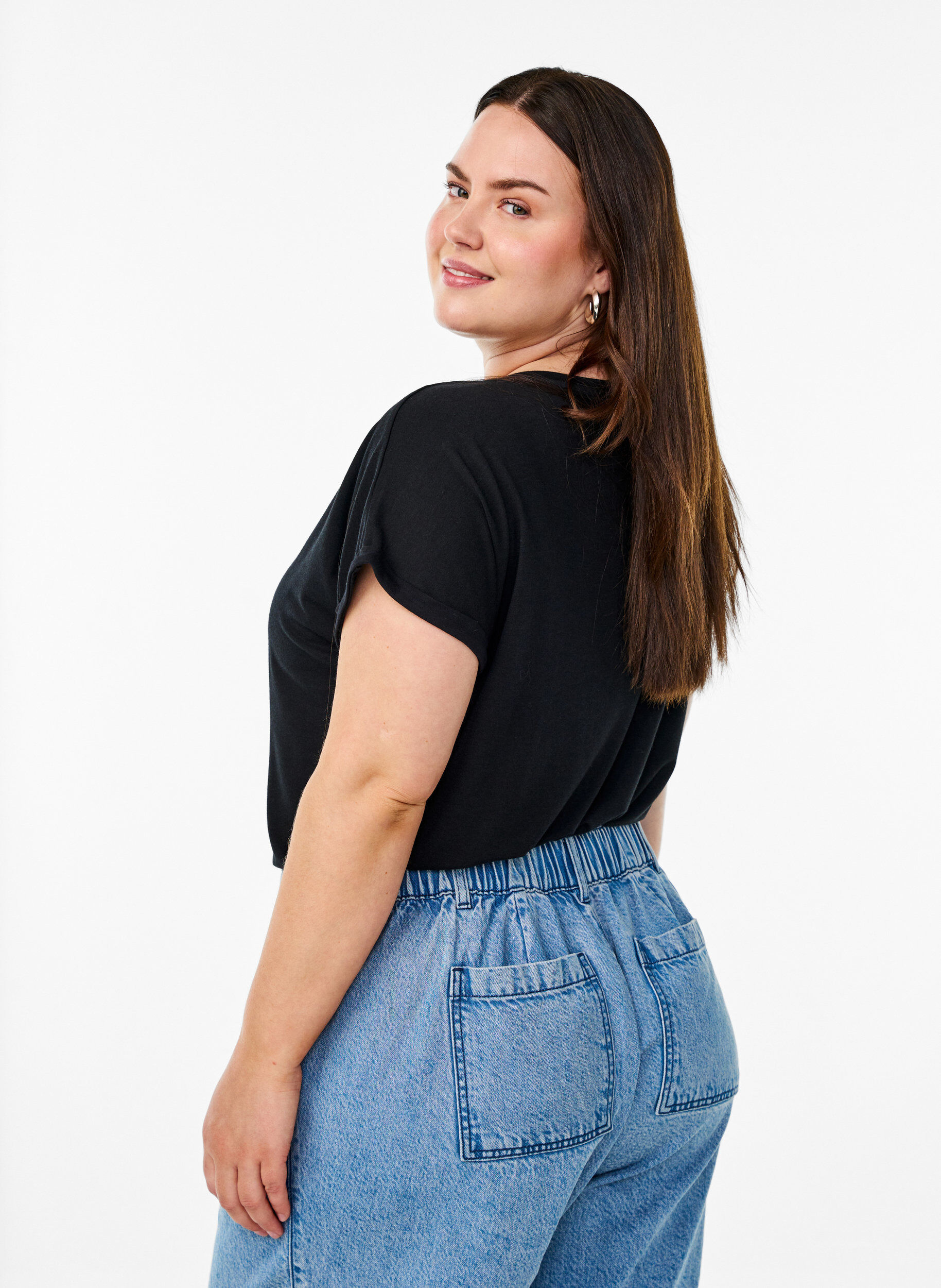 Zizzi Los T-shirt met ronde hals, Zwart, Model image number 2