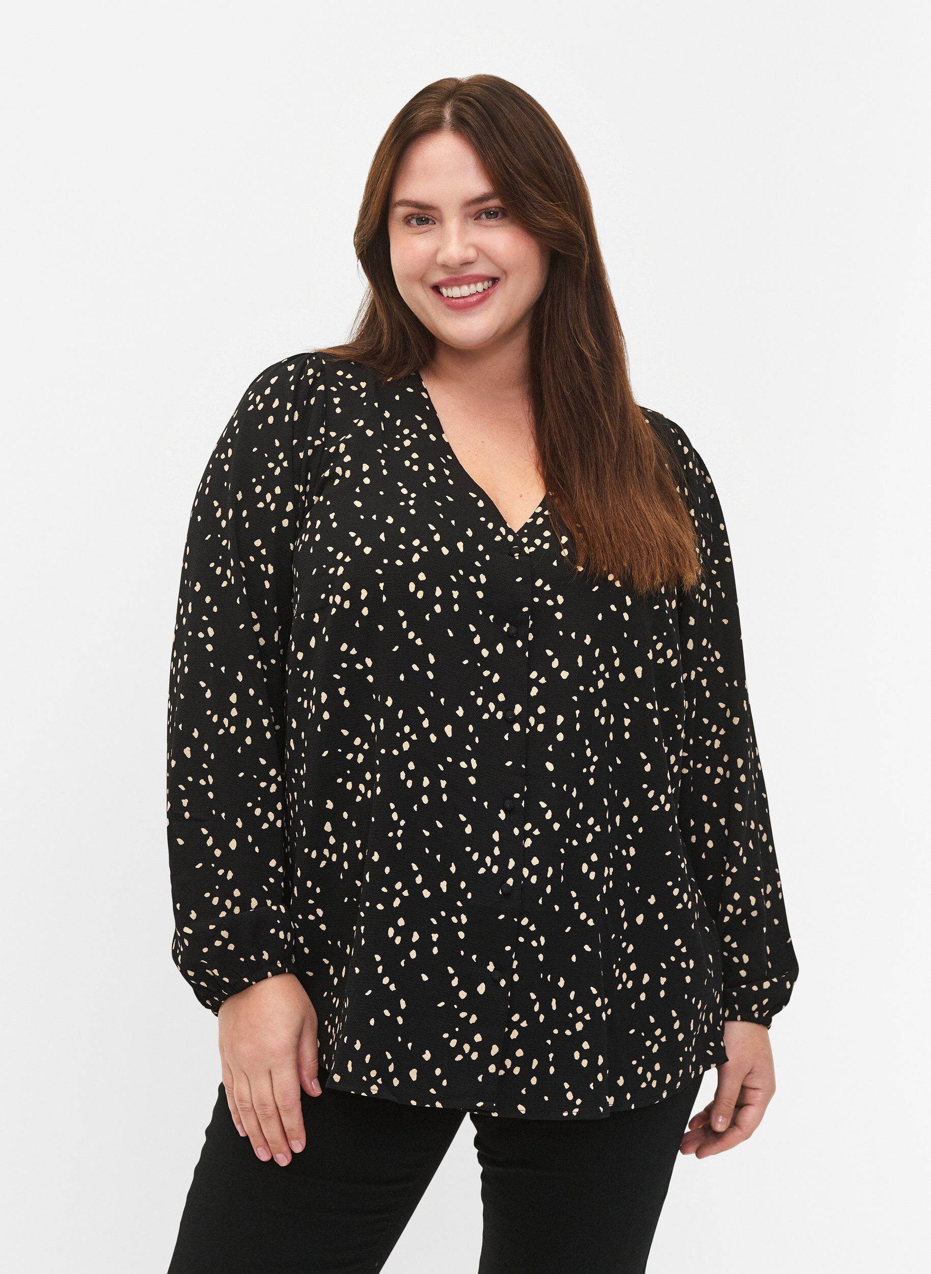 Zizzi Shirtblouse met V-hals en print, Black Dot AOP, Model image number 0