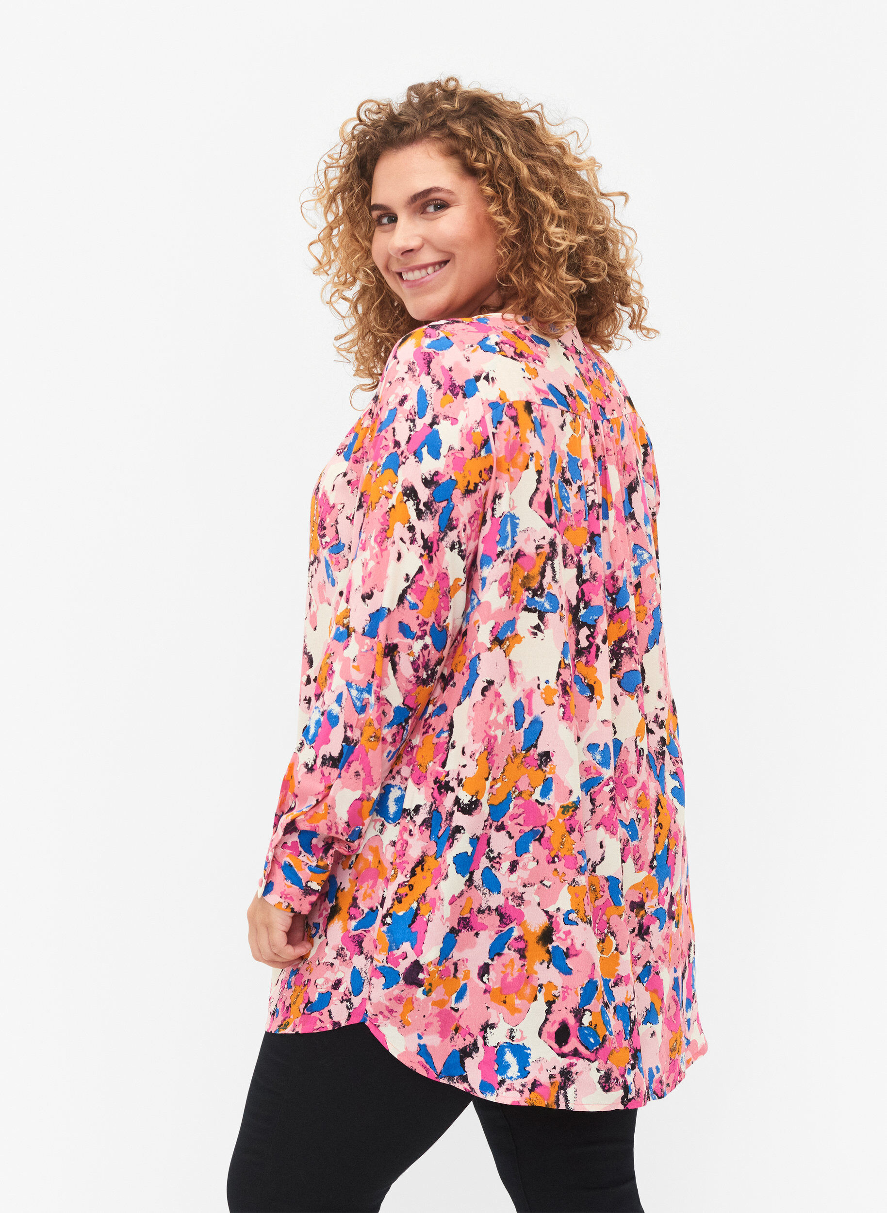 Zizzi Lang overhemd met opdruk in viscose, Rosebloom GraphicAOP, Model image number 1