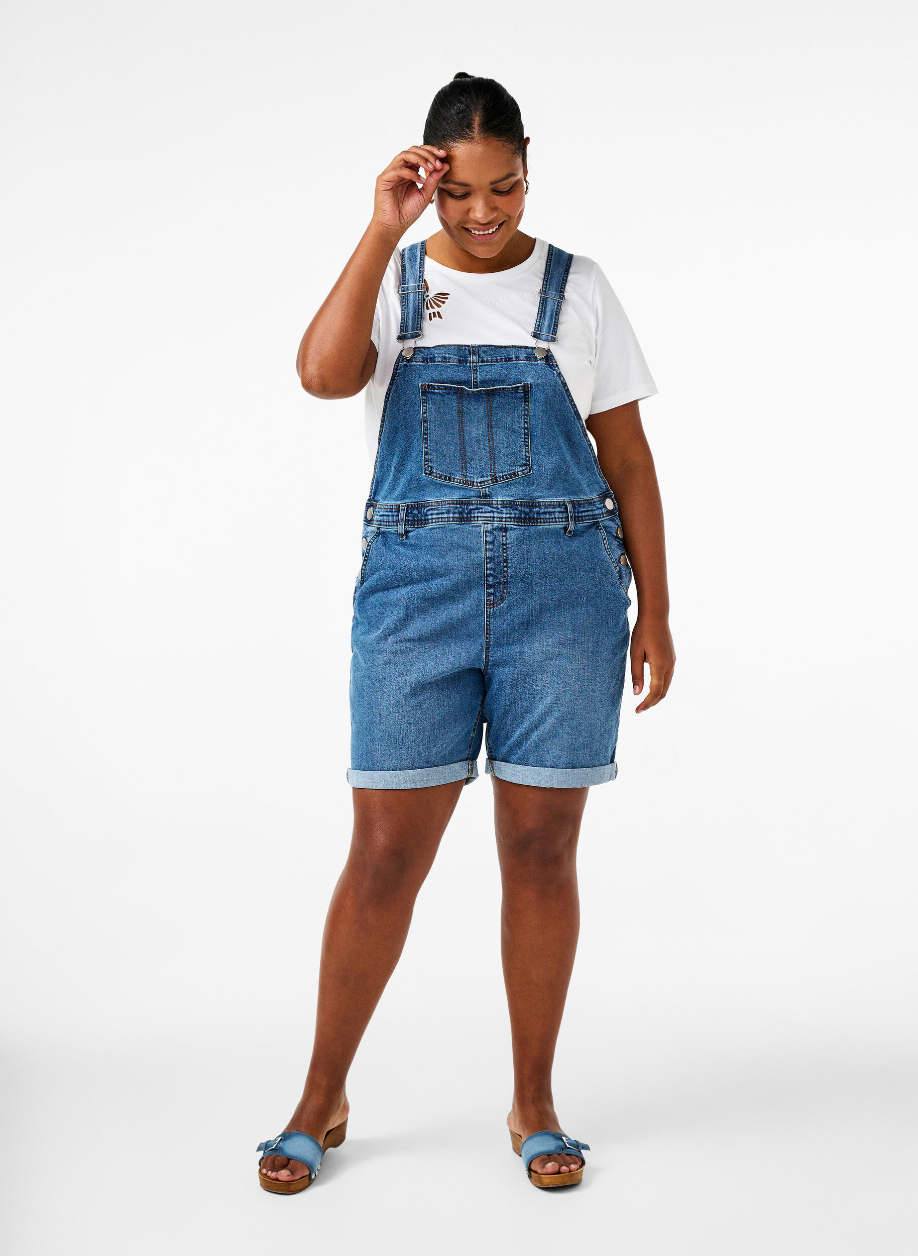 Zizzi Denim overalls korte broek, Blauw, Model image number 1