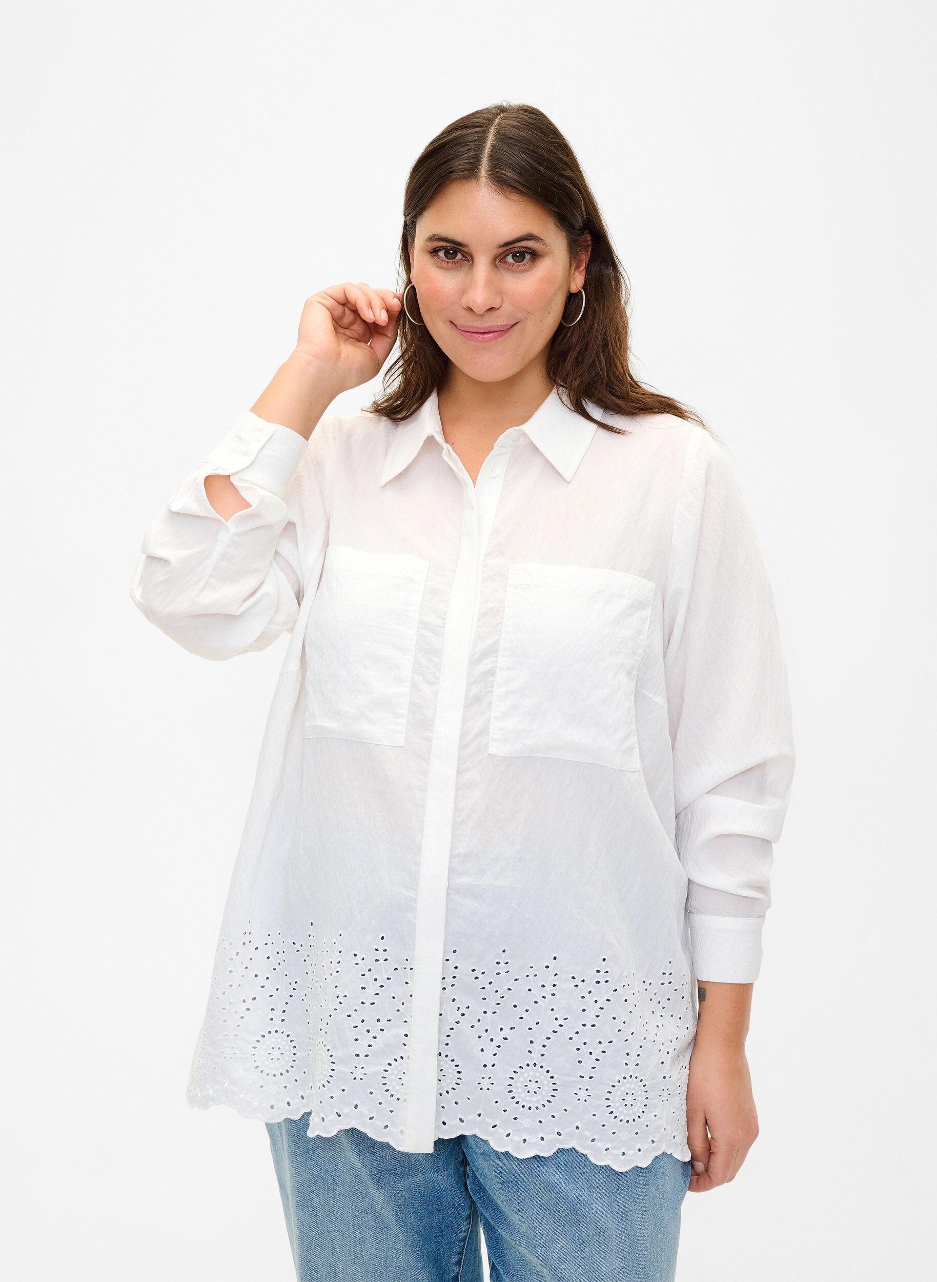 Zizzi Viscose overhemd met broderie anglaise, Bright White, Model image number 0