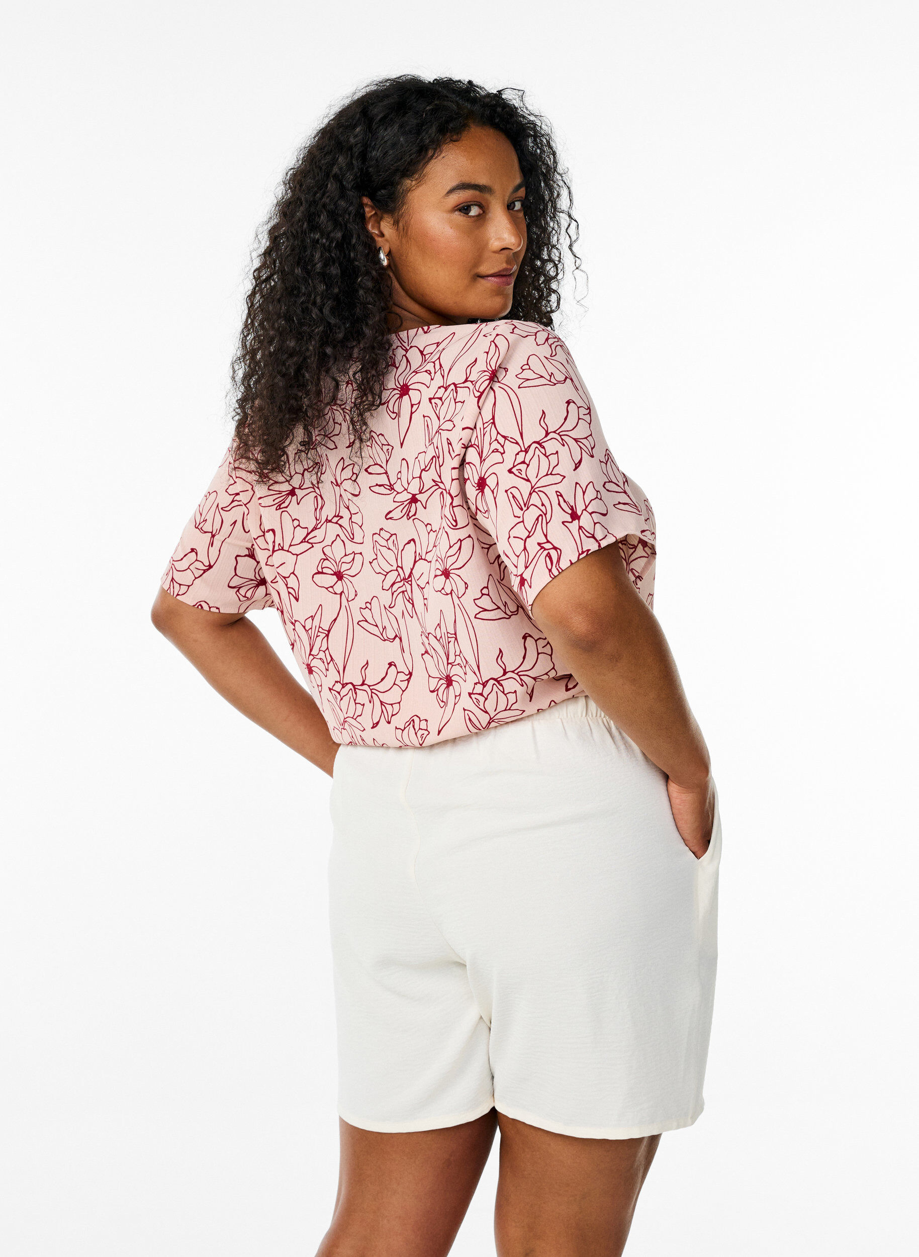 Zizzi Korte broek met zakken en elastische tailleband, Vanille, Model image number 1