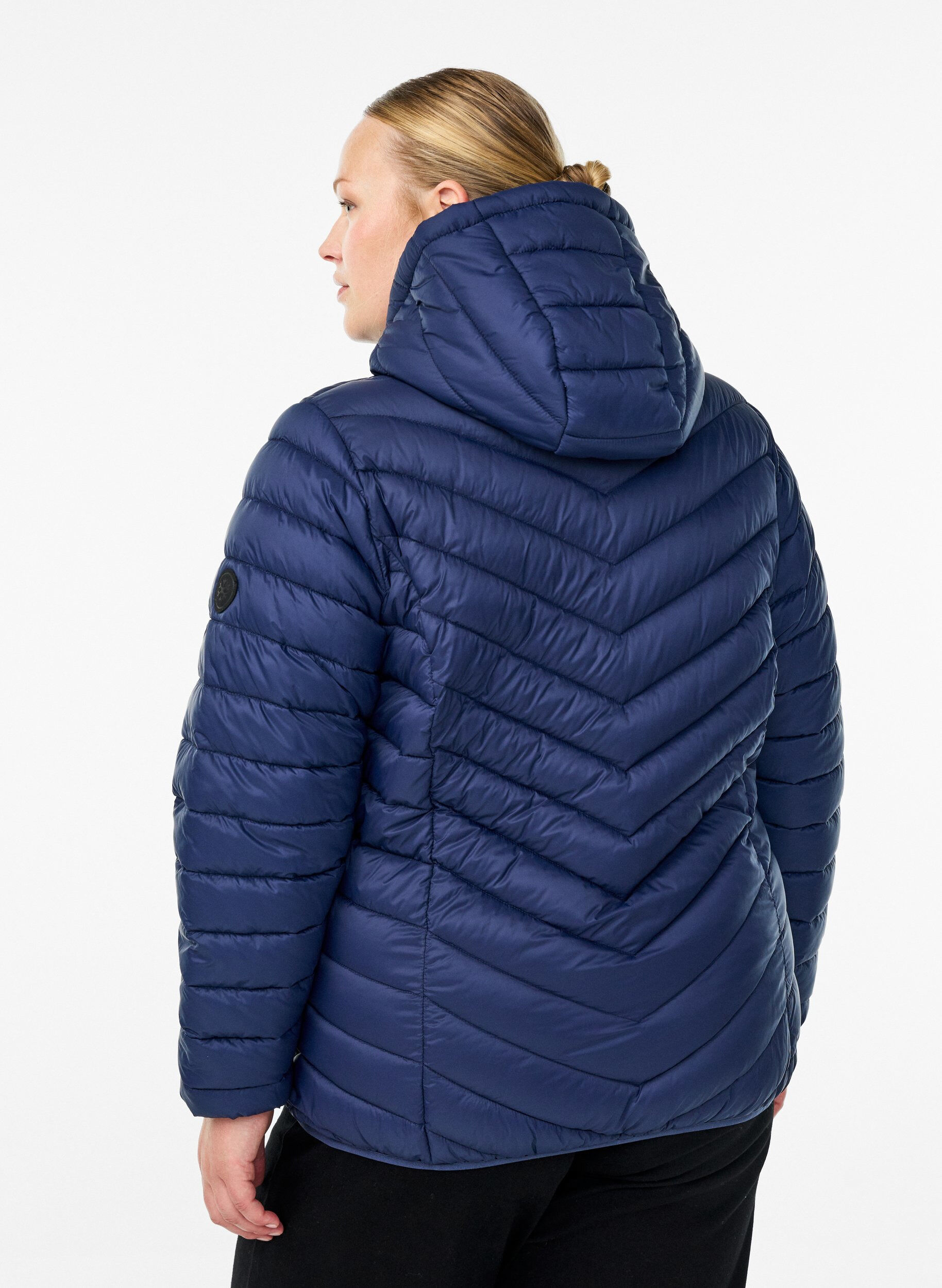 ZizziGewatteerd lichtgewicht jack met capuchon, Blauw, Model image number 2