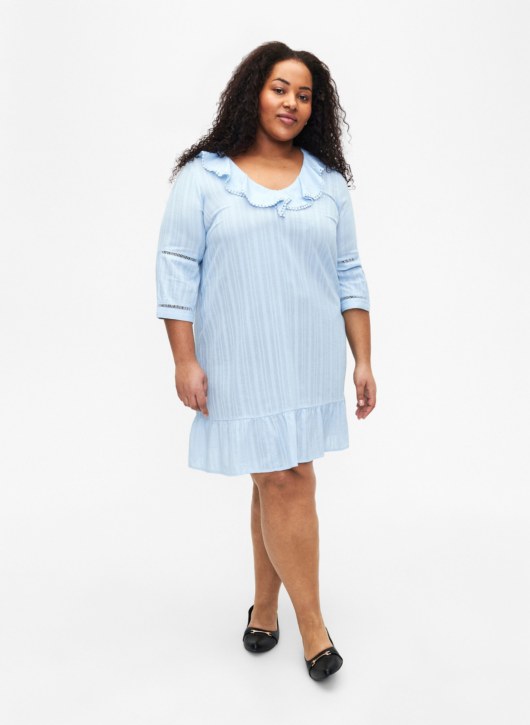 Zizzi Katoen-viscosemix jurk met 3/4 mouwen, Chambray Blue, Model image number 2