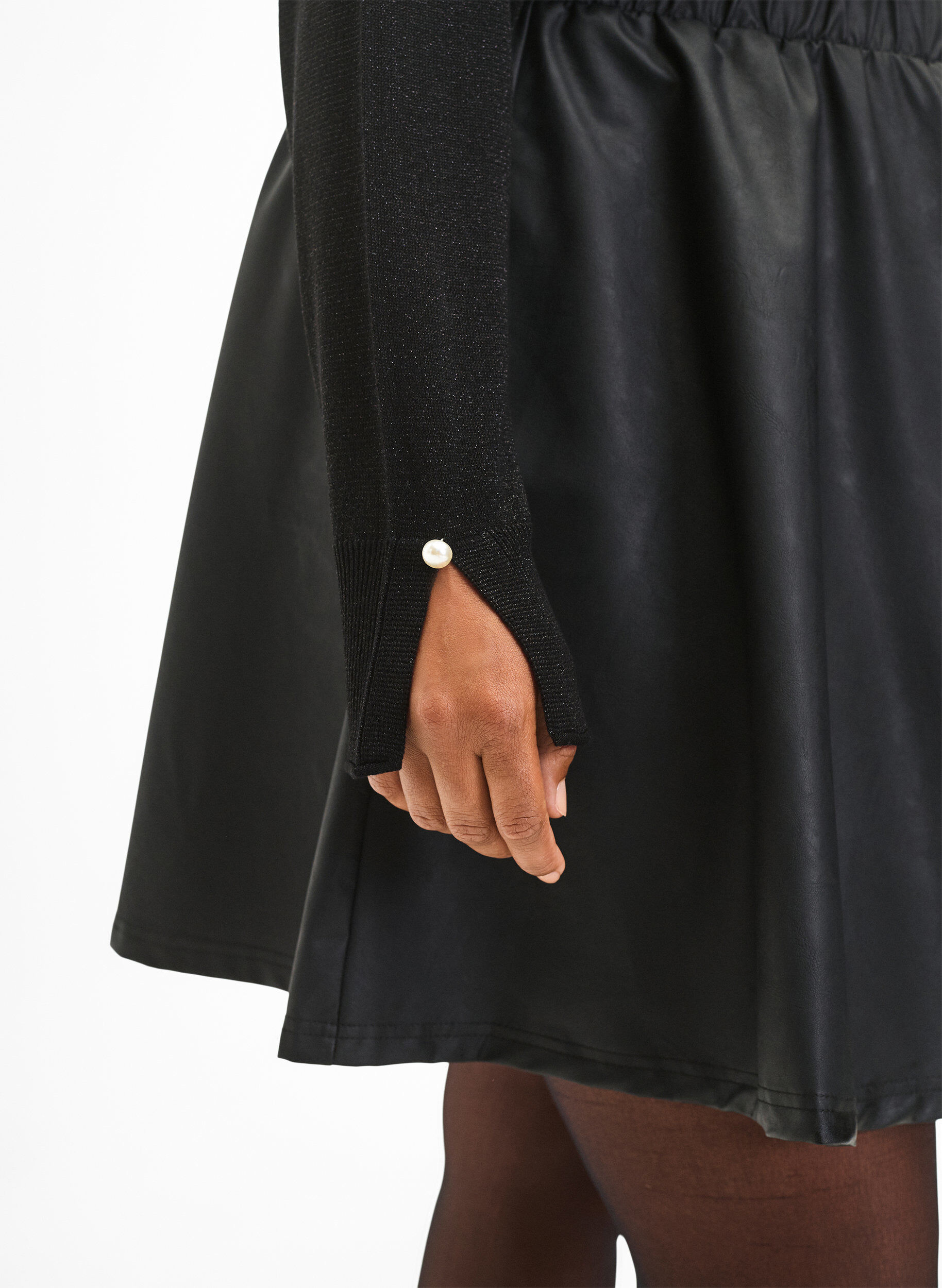 Zizzi Gebreide blouse van viscose met glitter, Black w. DTM Lurex, Model image number 2