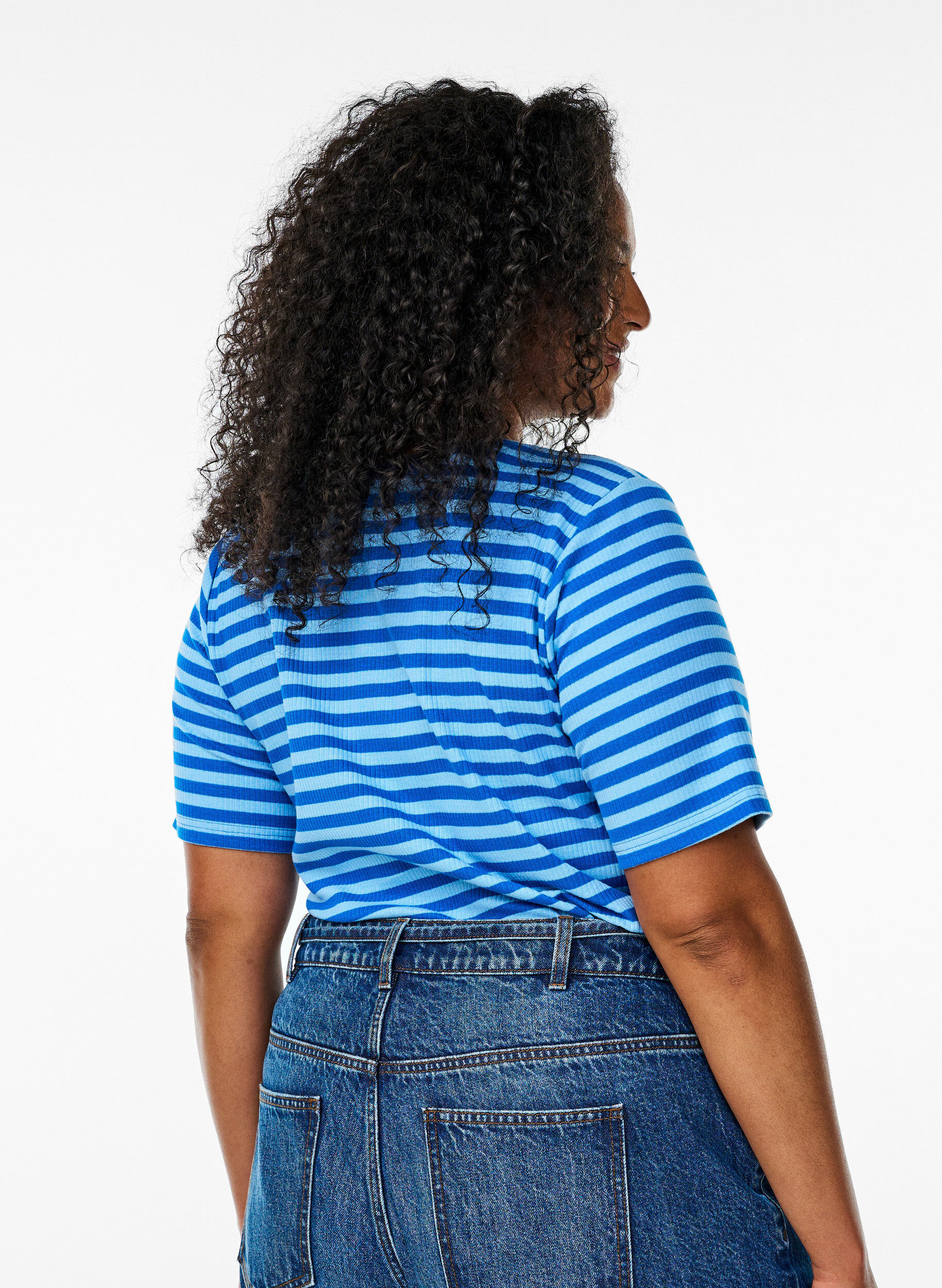 Zizzi Gestreept T-shirt met geribbelde textuur, Blauw, Model image number 2