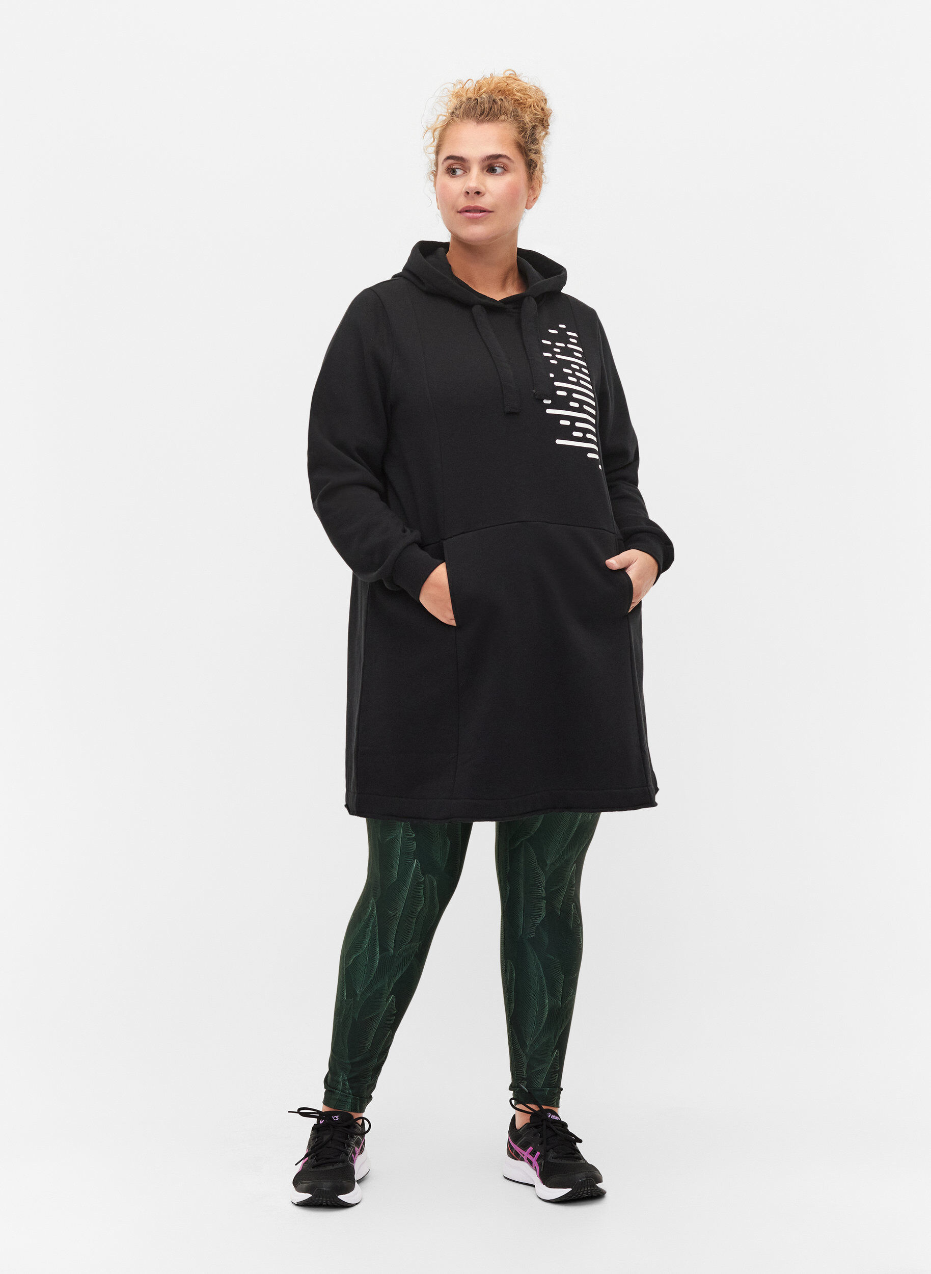 Zizzi Lang sweatshirt met capuchon en zakken, Black, Model image number 2