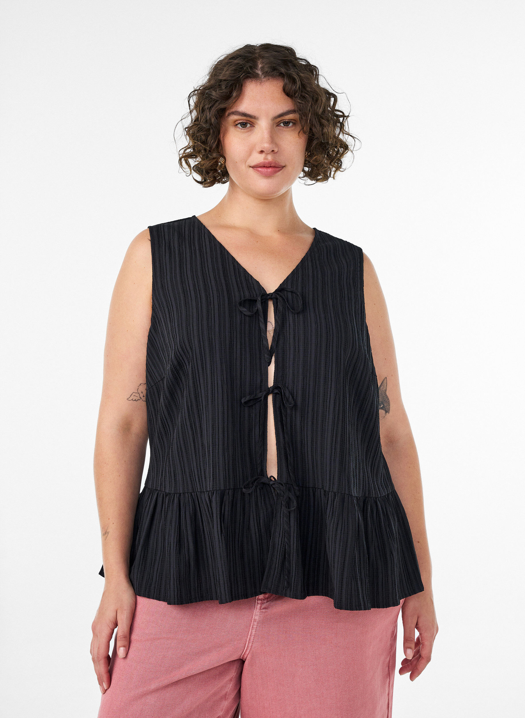 ZizziMouwloze blouse met textuur en een striksluiting, Zwart, Model image number 0