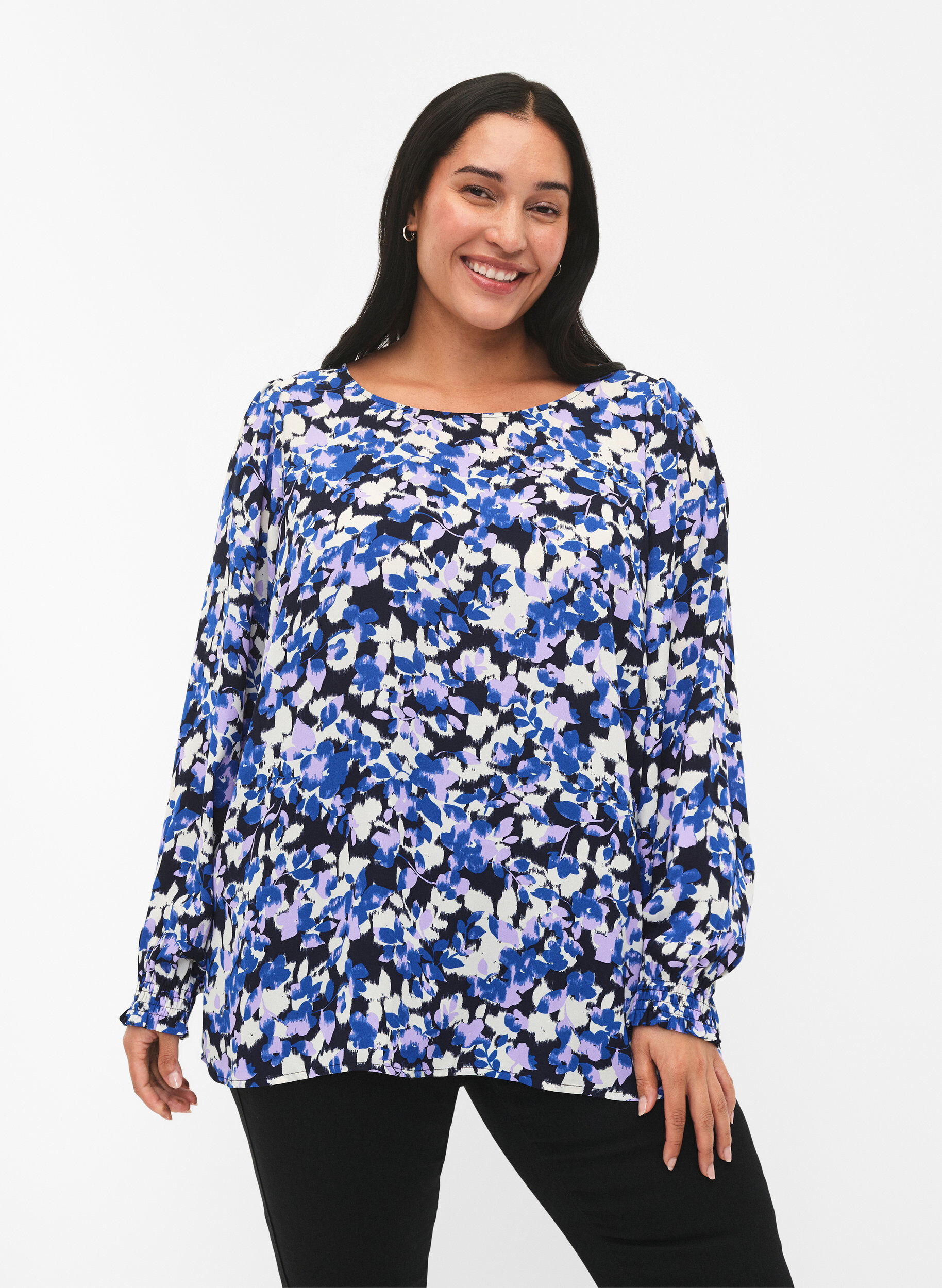 Zizzi FLASH - Blouse met lange mouwen, smok en print, Blue Purple Flower, Model image number 0