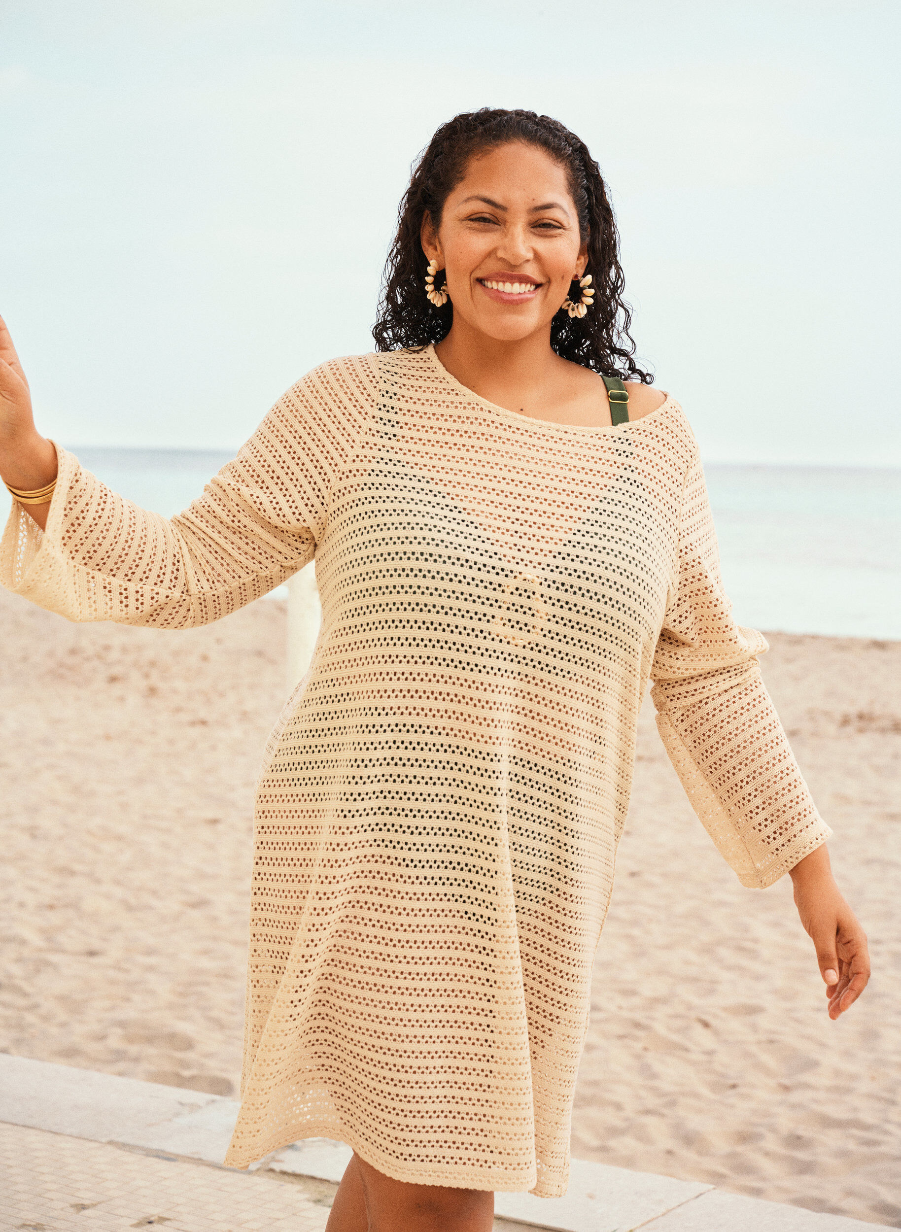 Zizzi Strandjurk met oogje-borduurwerk en lange mouwen, Beige, Image image number 0