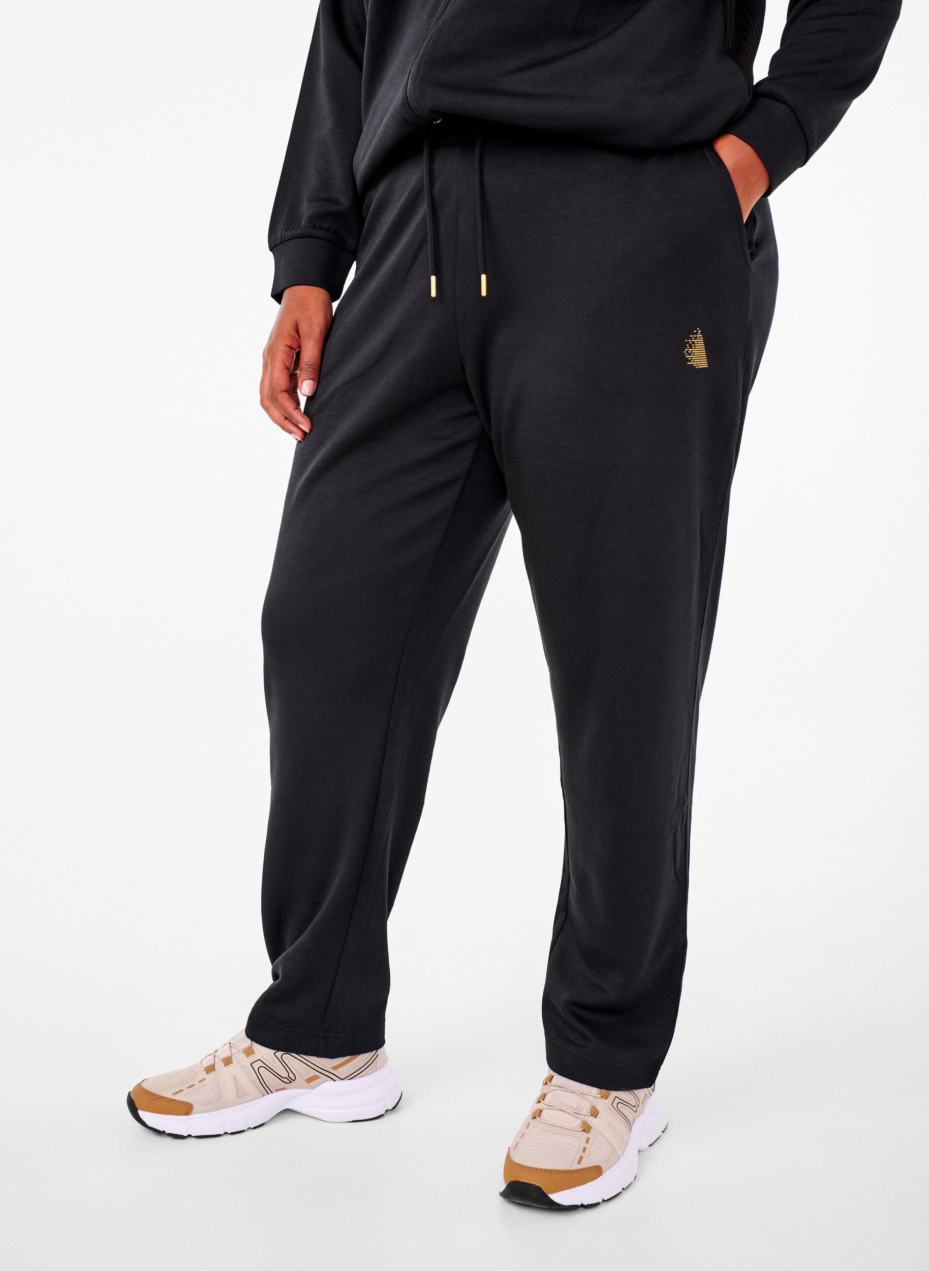 Zizzi Joggingbroek met zakken en hoge taille, Zwart, Model image number 0