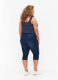 High waist Amy capri jeans met super slim fit, Blue denim, Model