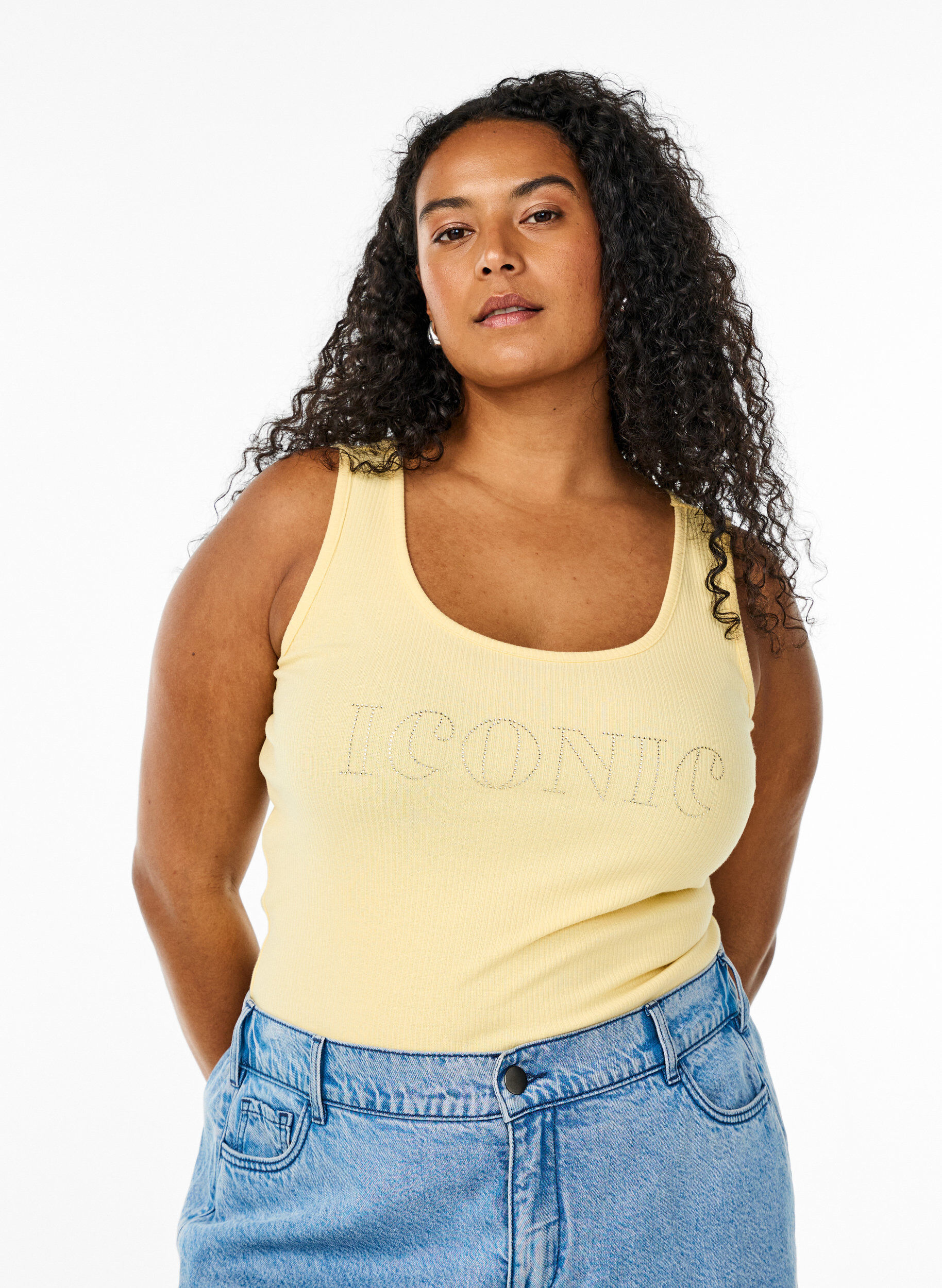 Zizzi Tanktop met strass steentjes en slanke pasvorm, Geel, Model image number 0