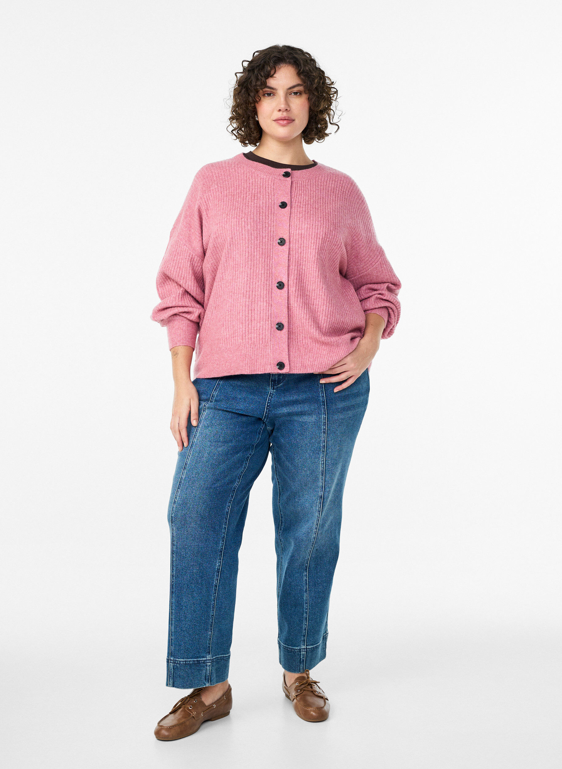 ZizziVest van ribtricot met knopen, Roze, Model image number 1