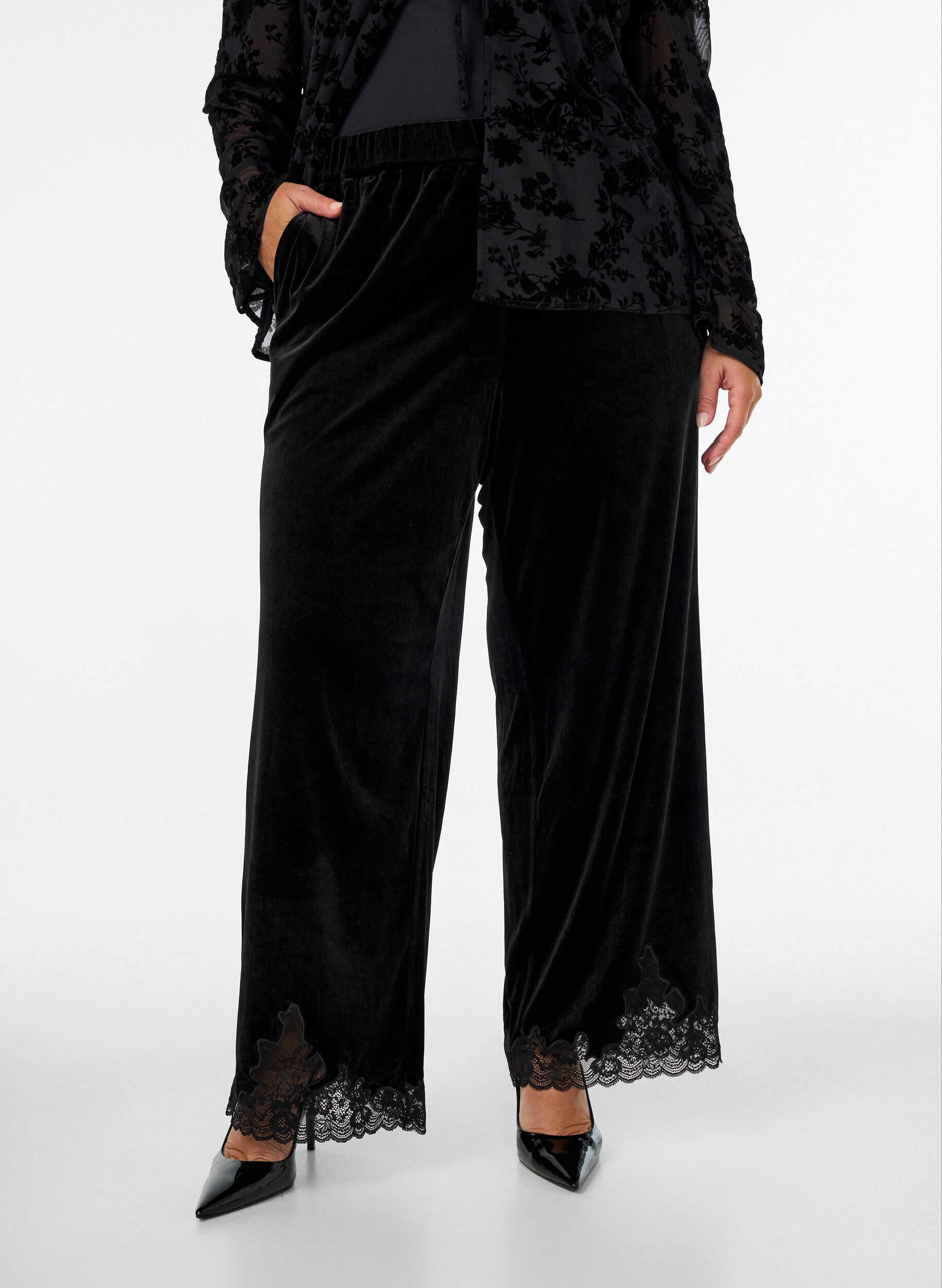 ZizziFluwelen broek met kanten rand en wijde pijpen, Zwart, Model image number 0