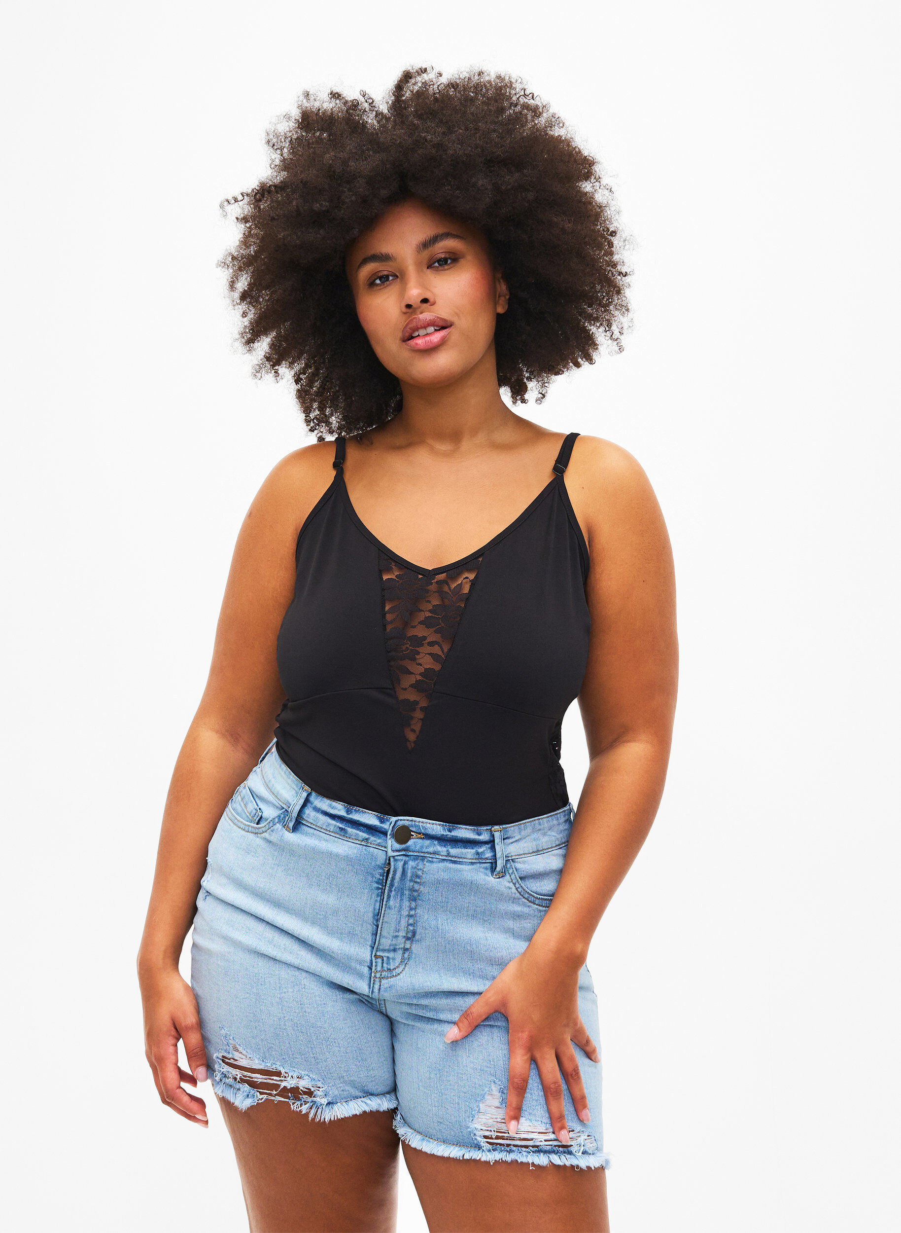 Zizzi Korte spijkerbroek met versleten details, Light Blue Denim, Model image number 0