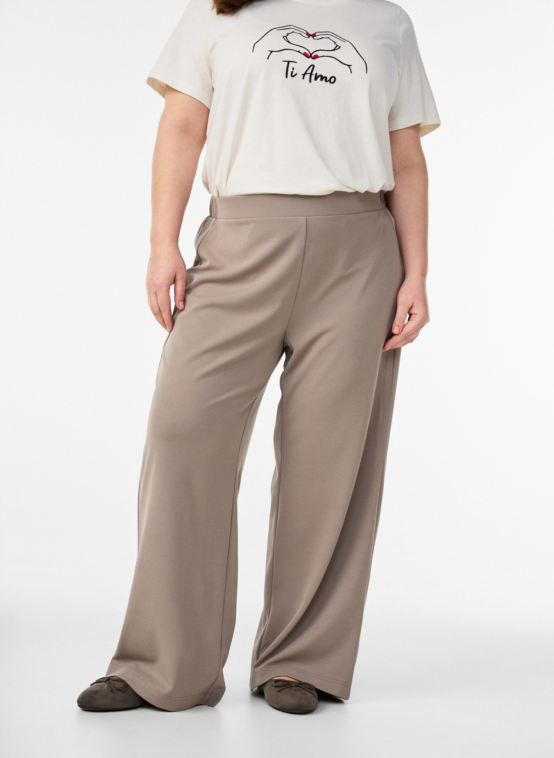 Zizzi FLASH - Broek met wijde pijpen, Beige, Model image number 2