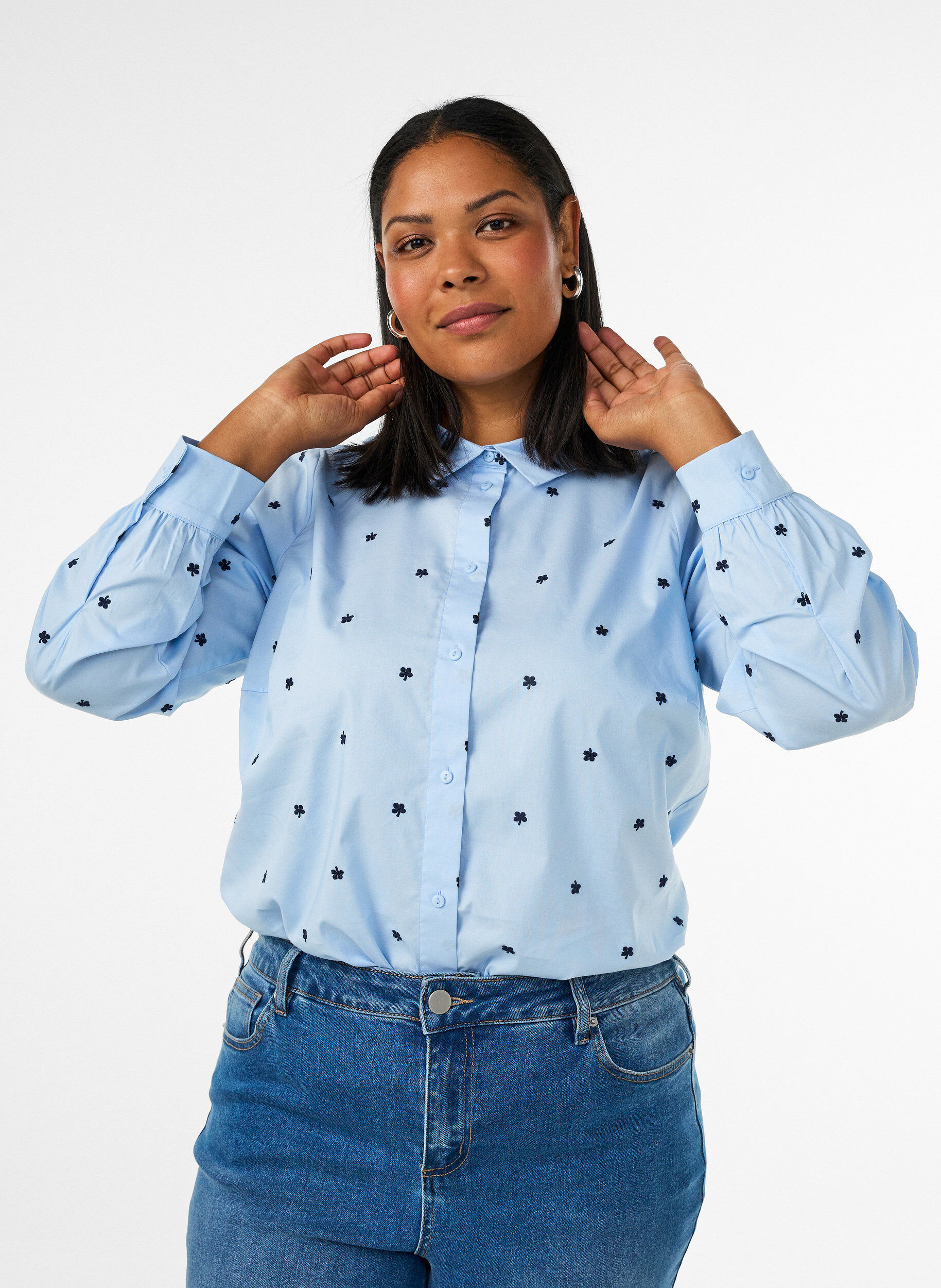 Shirt met geborduurde bloemen, Blauw, Model