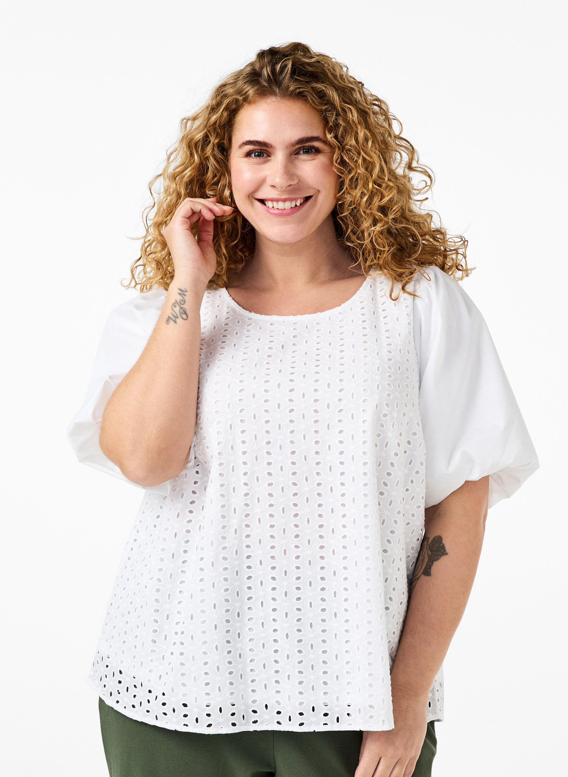 Zizzi Blouse met pofmouwen en kant patroon, Wit, Model image number 0