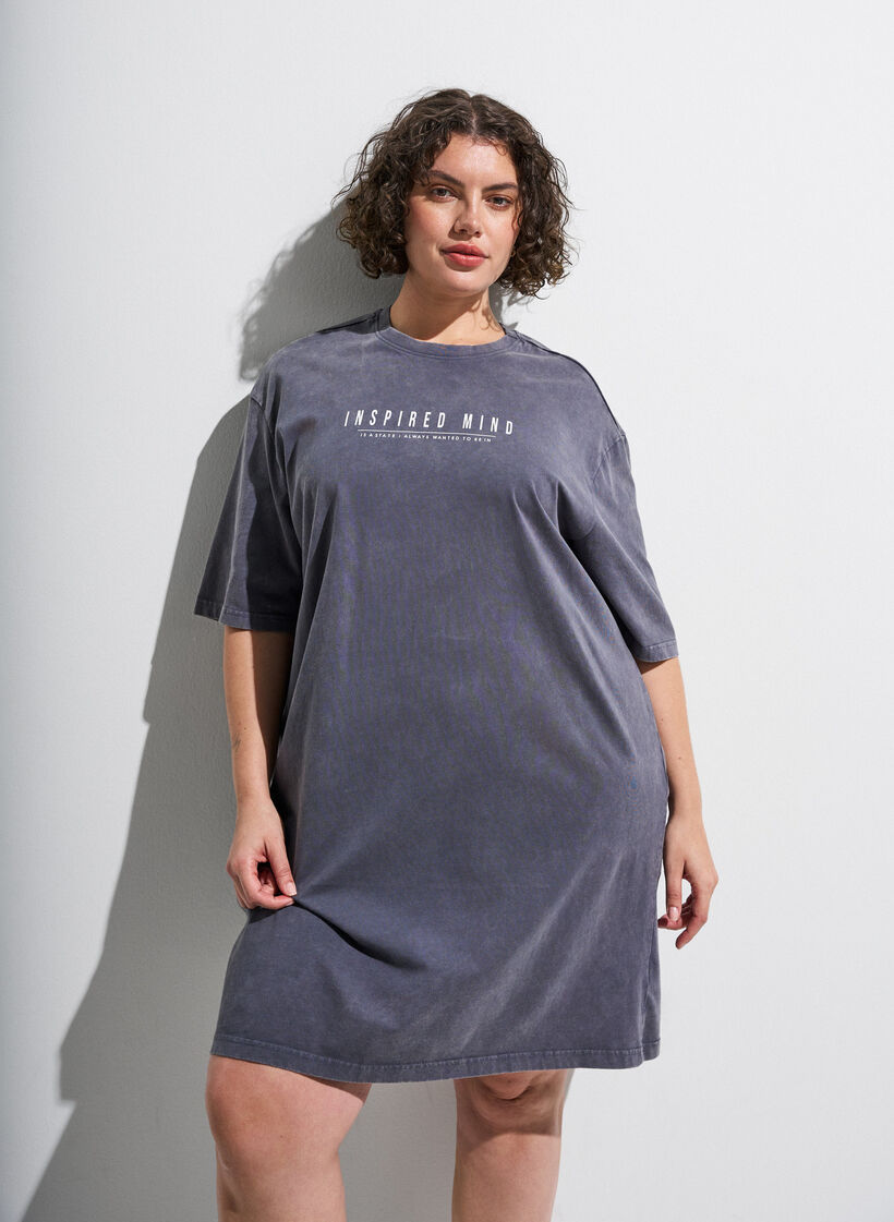 Losse T-shirt jurk met een gewassen look, Grijs, Image image number 0