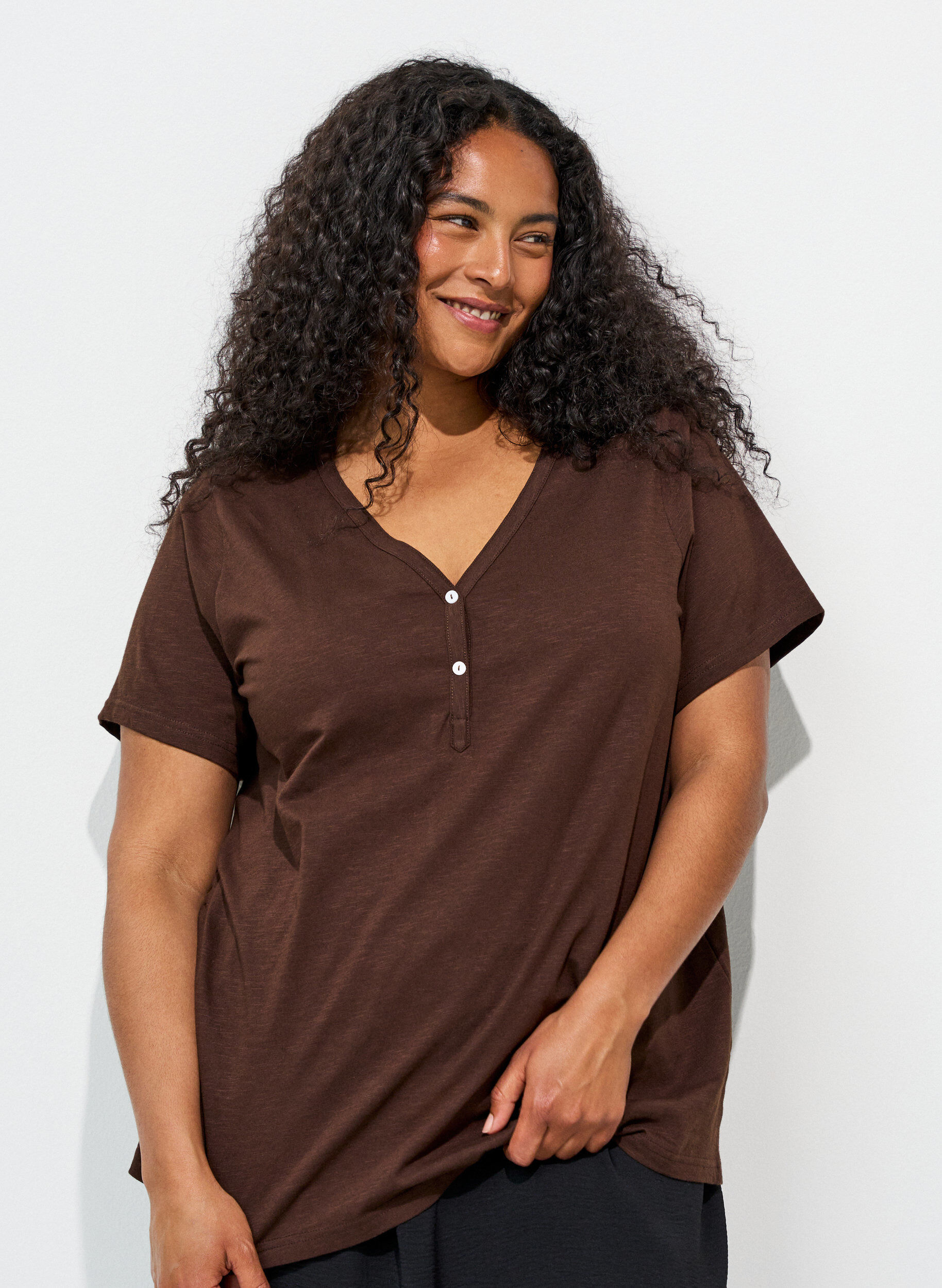 ZizziT-shirt met knoopdetail, Bruin, Image image number 0