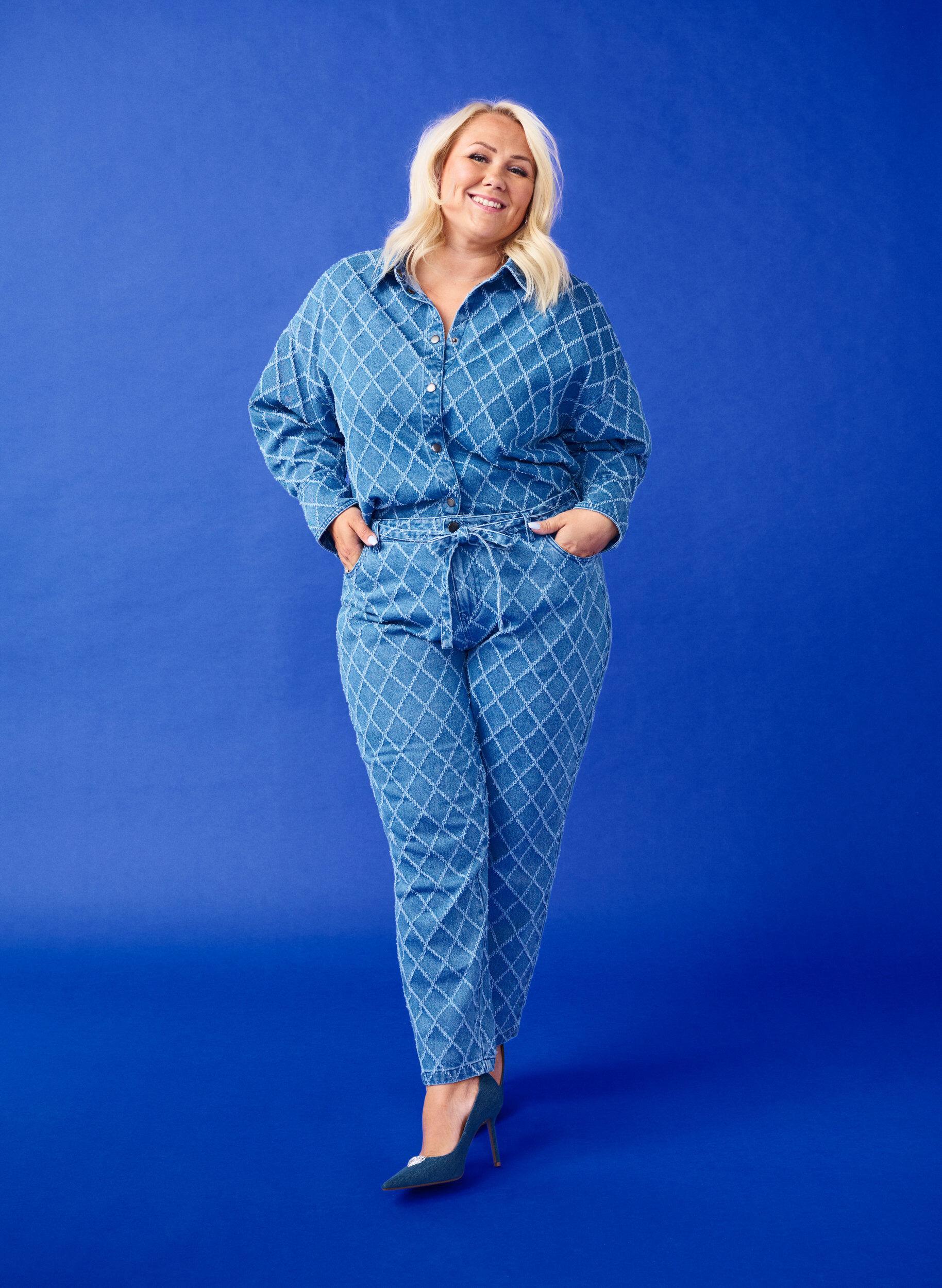 Zizzi Cropped Mille jeans met destroy patroon, Blue Denim, Image image number 0