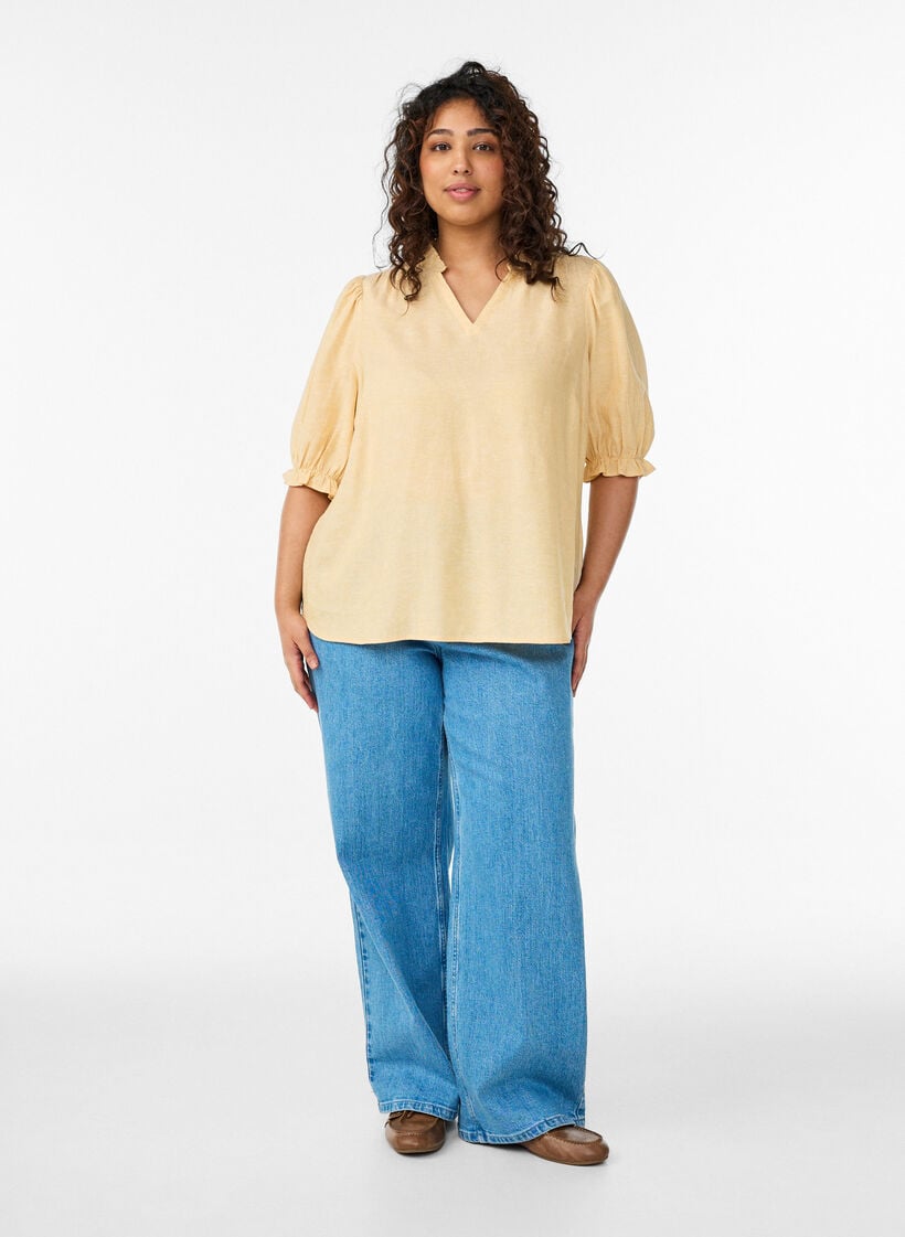 Blouse in linnen en viscose met mouwen 1/2, Geel, Model image number 1