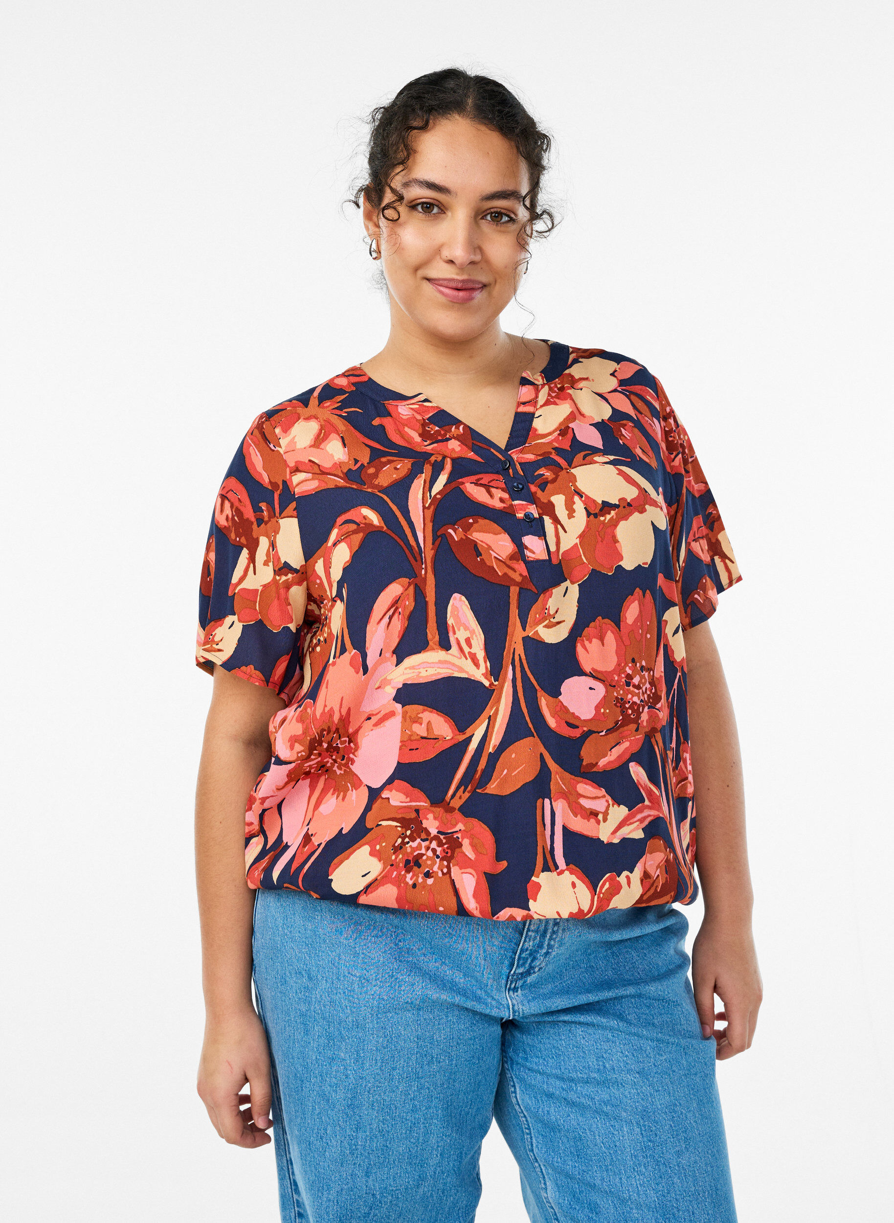 Zizzi Viscose blouse met bloemenprint en korte mouwen, 9990, Model image number 0