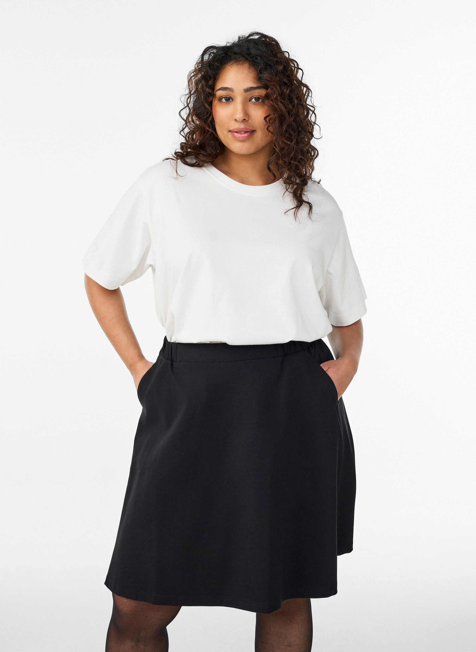 Zizzi Skaterrok in viscose, Zwart, Model image number 0