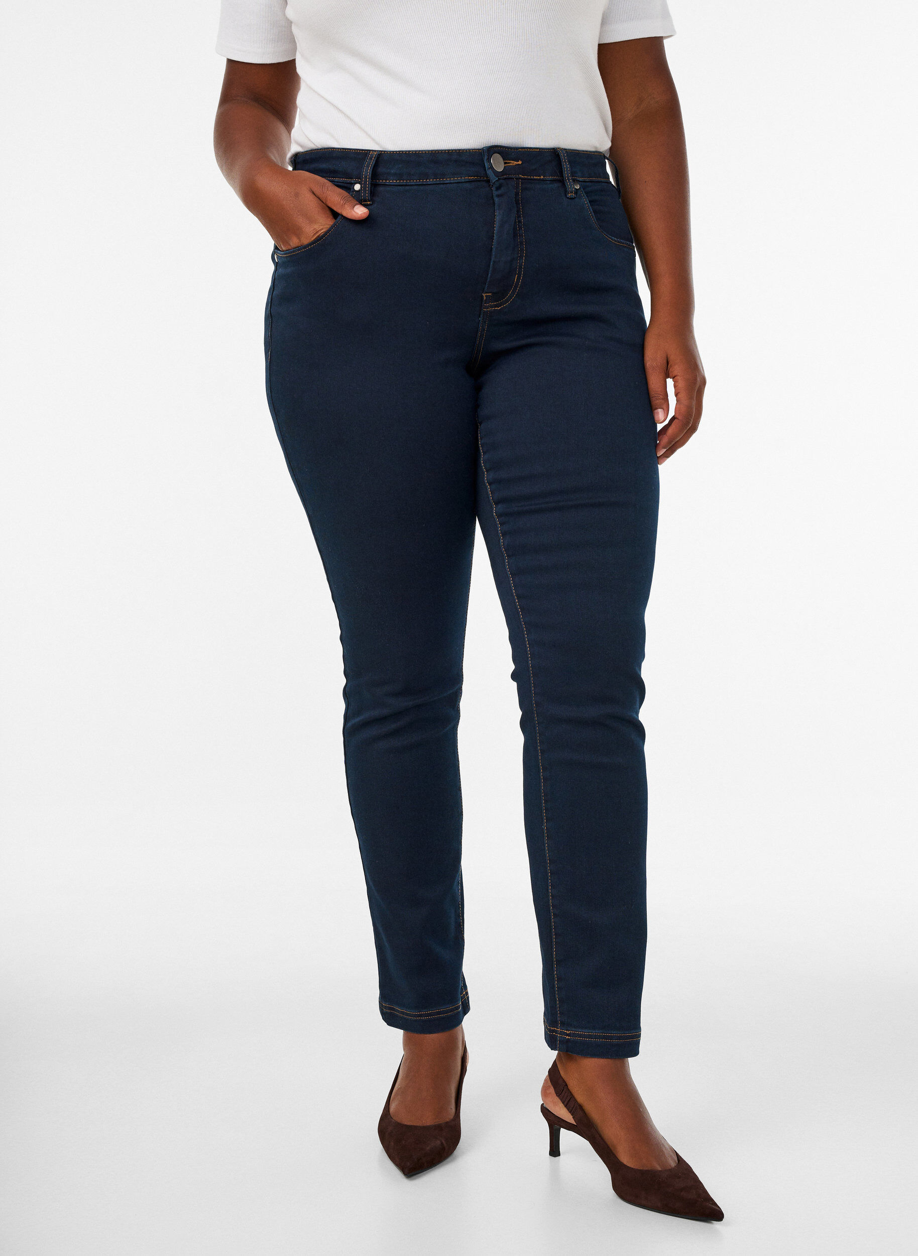 ZizziSlim fit Emily jeans met normale taille, Blauw, Model image number 3