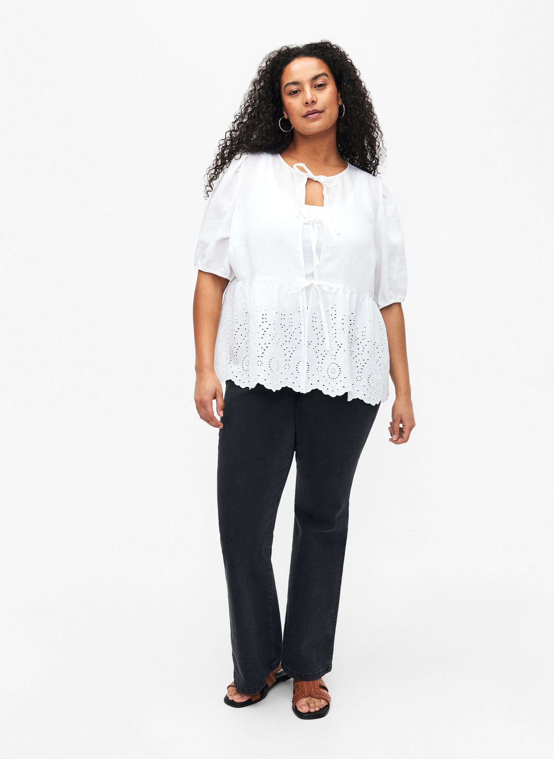 Zizzi Viscose blouse met anglaise borduursel, Bright White, Model image number 3