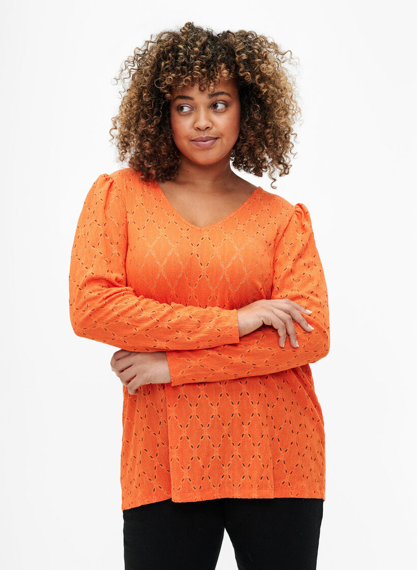 Blouse met V-hals en gaatjespatroon, Carrot, Model image number 0