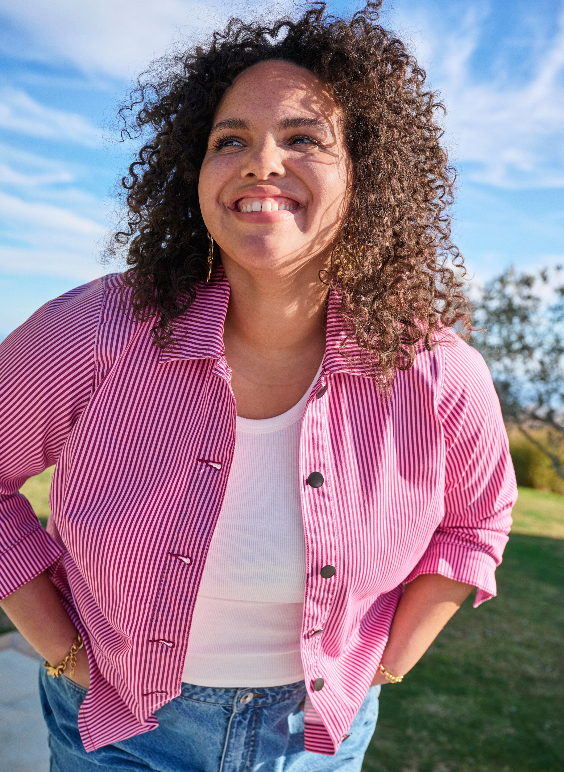 Zizzi Gestreept shirt met zakken, Rood, Image image number 0