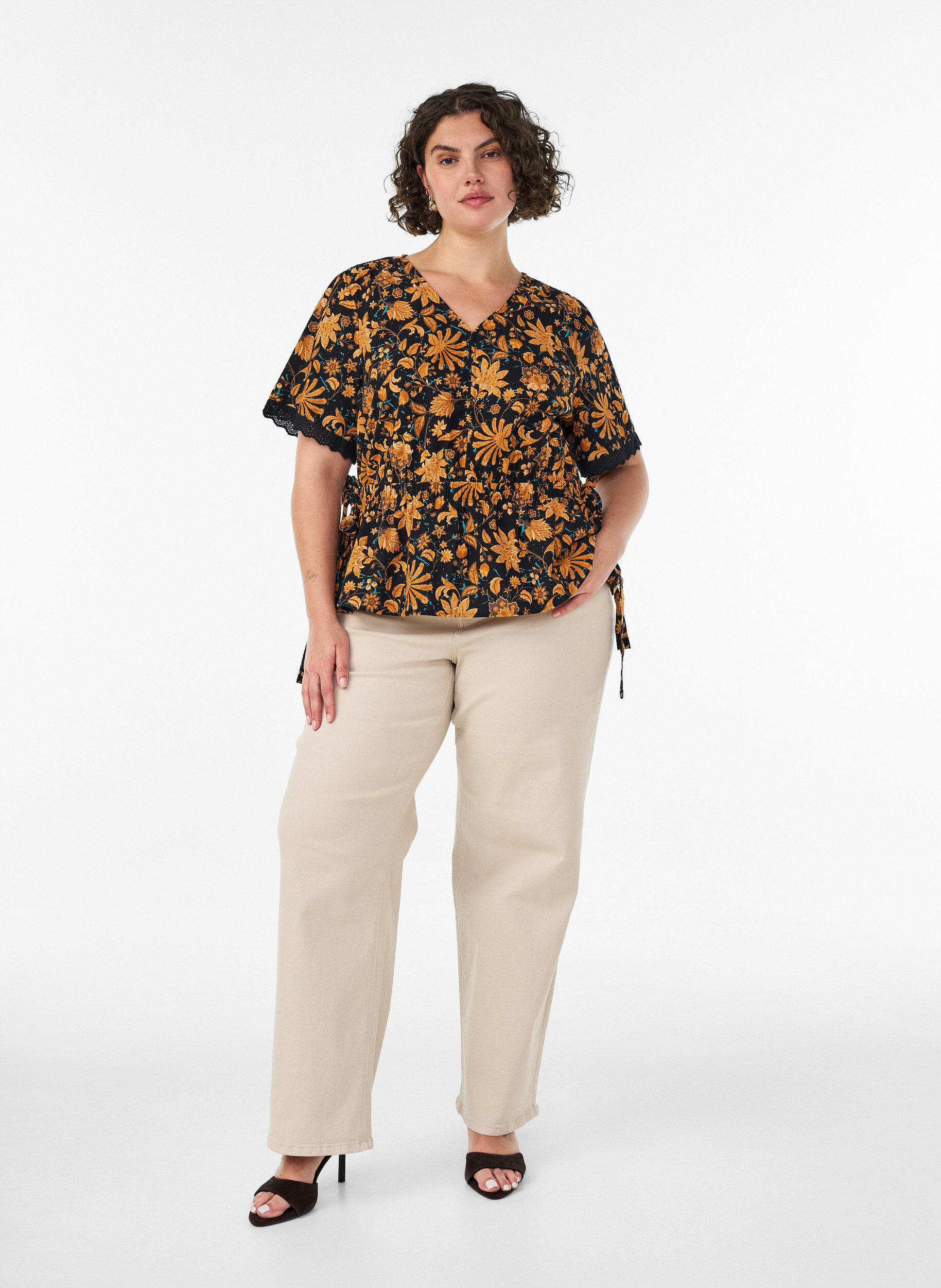 ZizziKatoenen blouse met bloemenprint en striksluiting, Oranje, Model image number 1