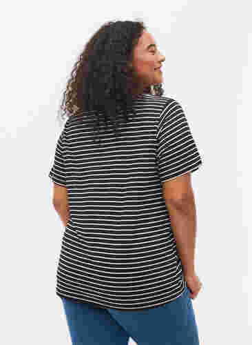 Set van 2 basic t-shirts in katoen, Black/Black Stripe, Model image number 1